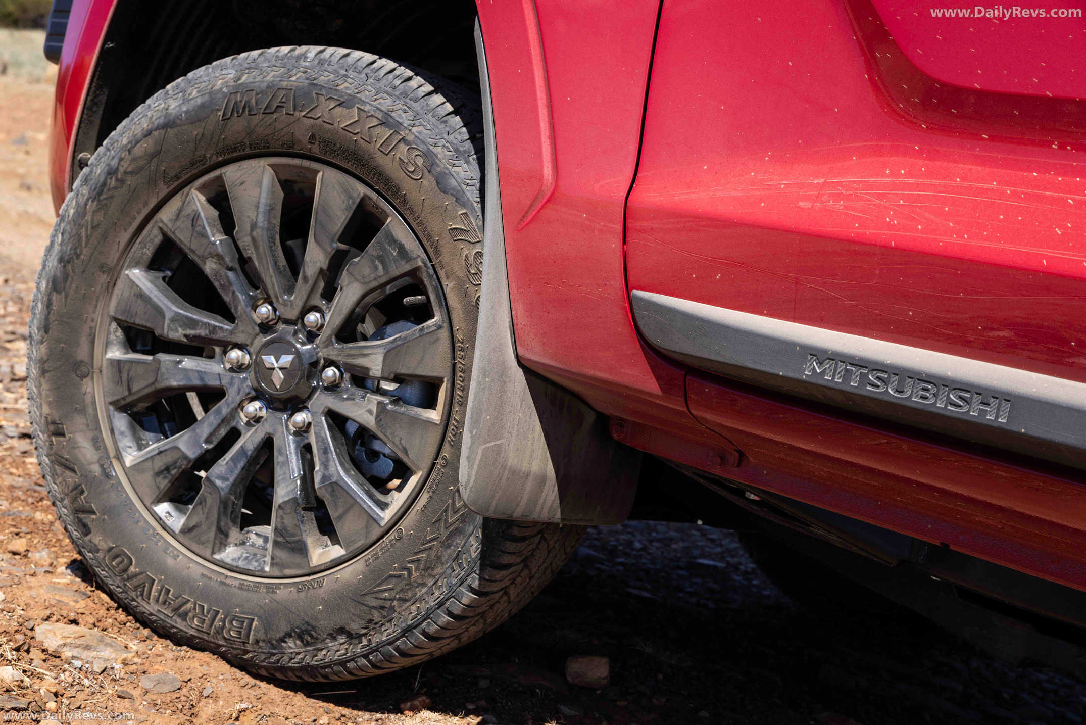 2025 Mitsubishi Triton GLX-R Exterior
