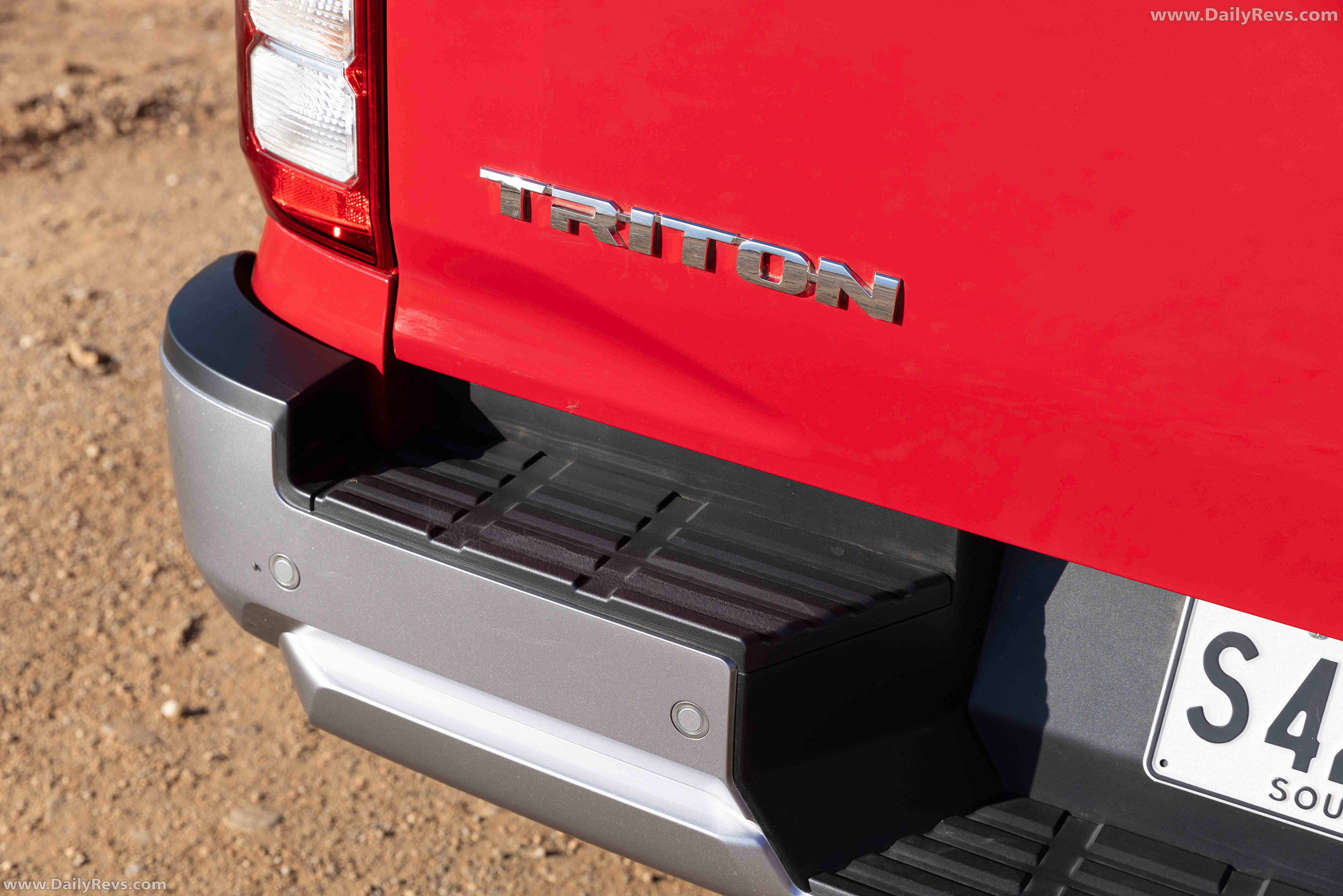 2025 Mitsubishi Triton GLX-R Exterior