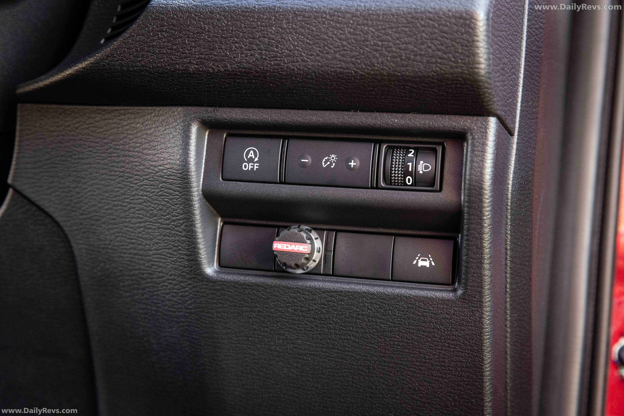 2025 Mitsubishi Triton GLX-R Interior