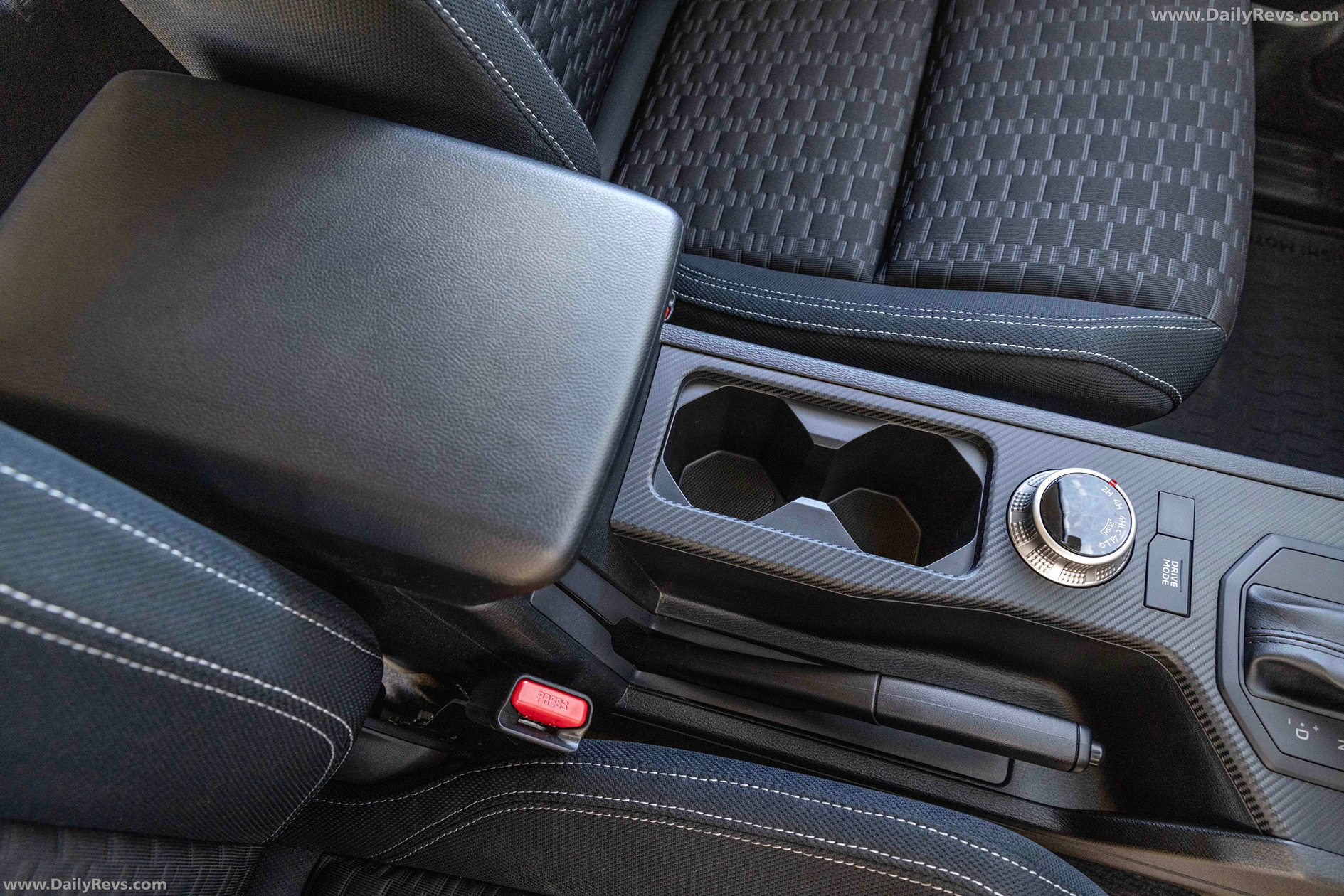 2025 Mitsubishi Triton GLX-R Interior