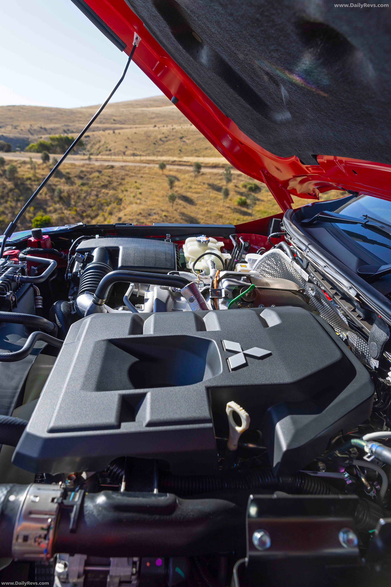 2025 Mitsubishi Triton GLX-R Engine