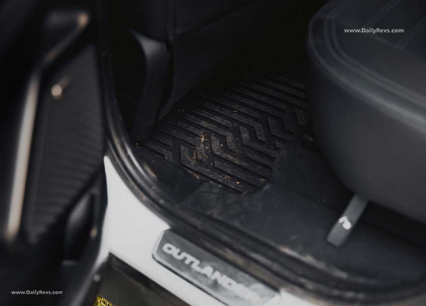 2025 Mitsubishi Outlander Trail Edition Interior