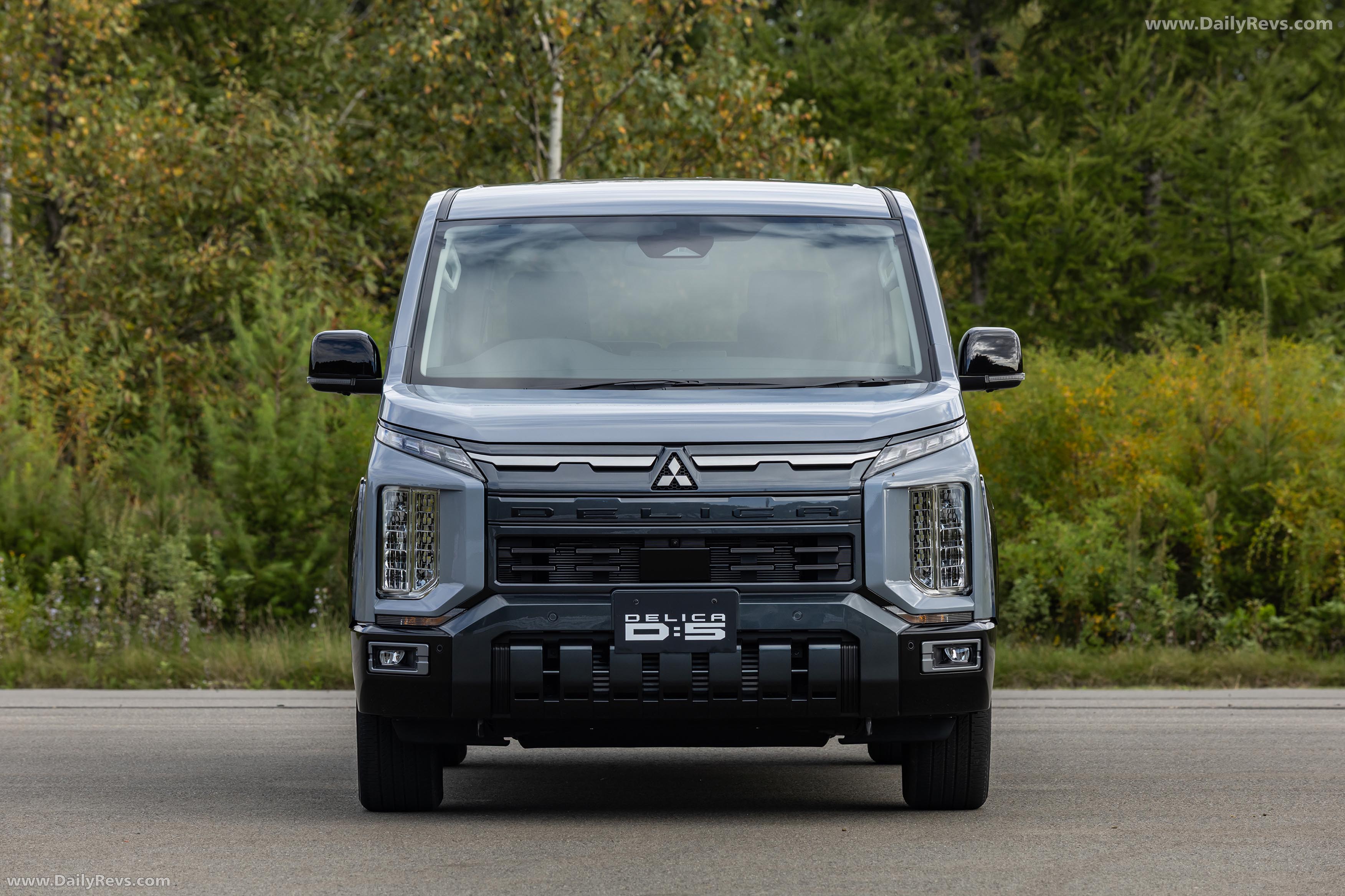 2025 Mitsubishi Delica D5 Prototype Front View