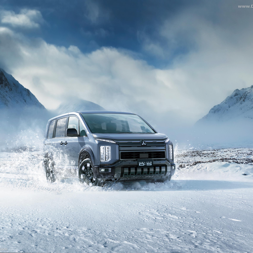 2025 Mitsubishi Delica D5 Prototype Front View