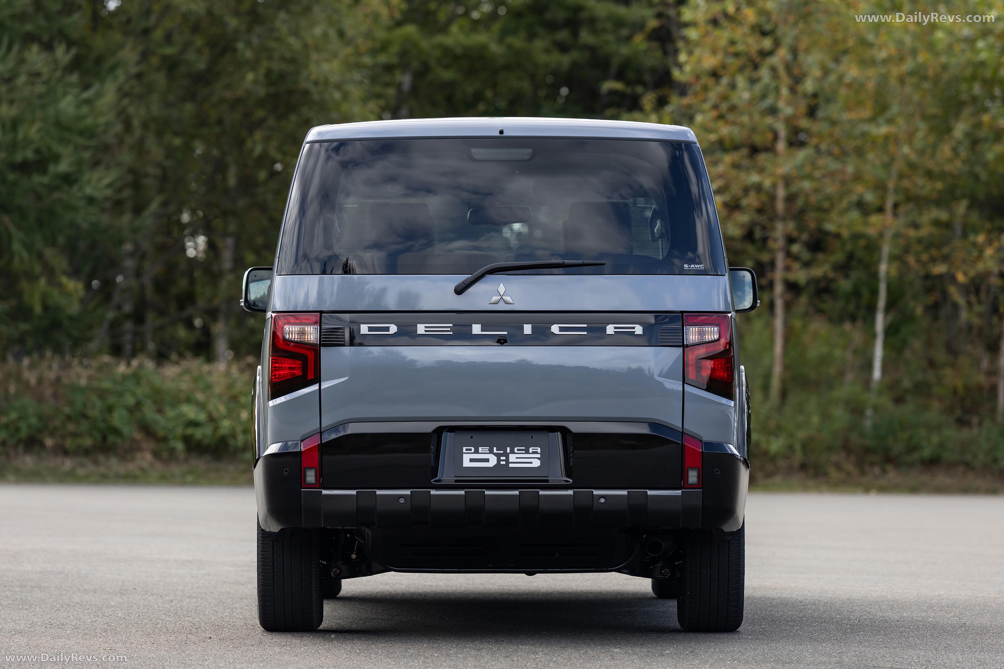 2025 Mitsubishi Delica D5 Prototype Rear View