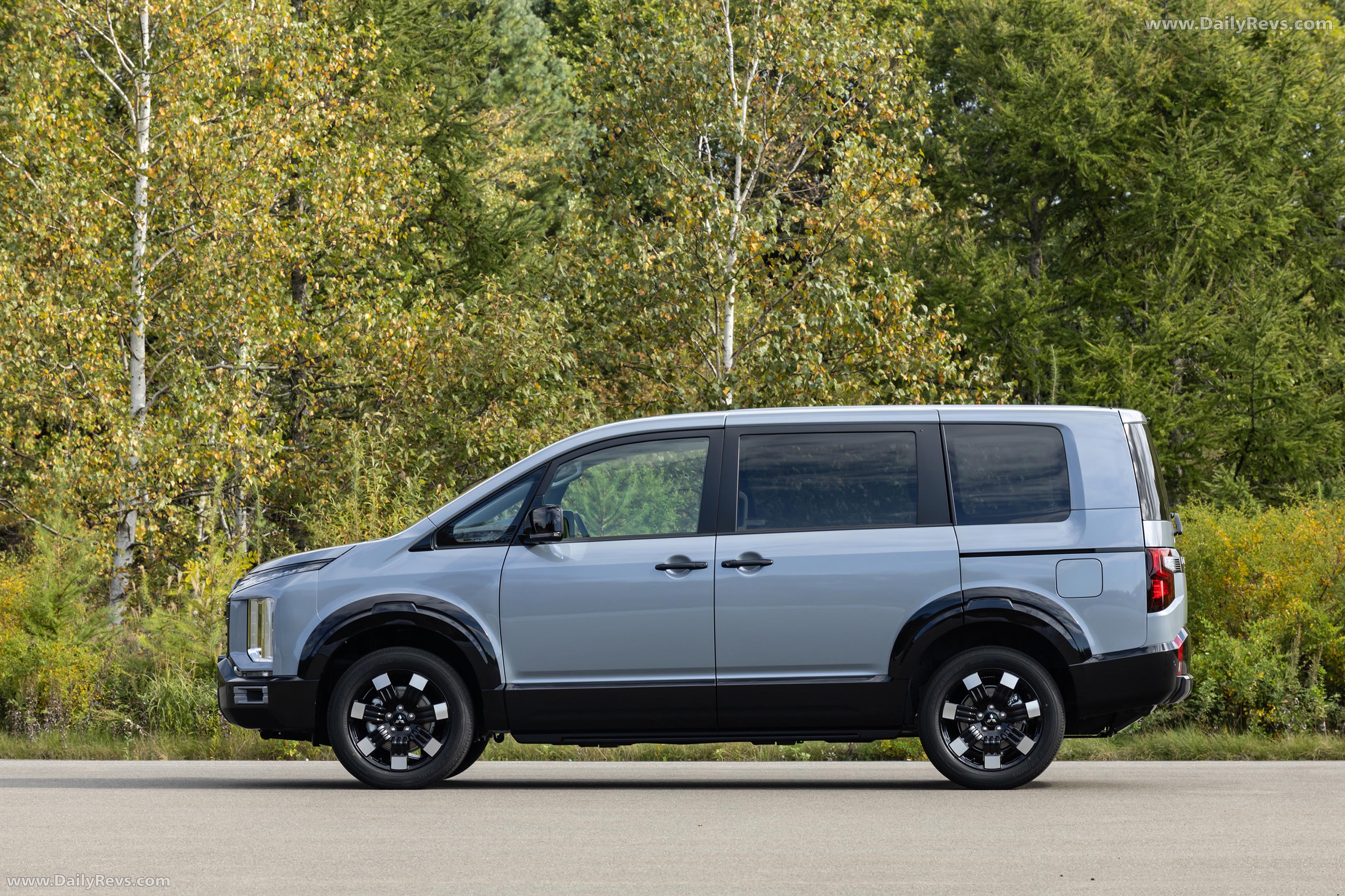 2025 Mitsubishi Delica D5 Prototype Side View
