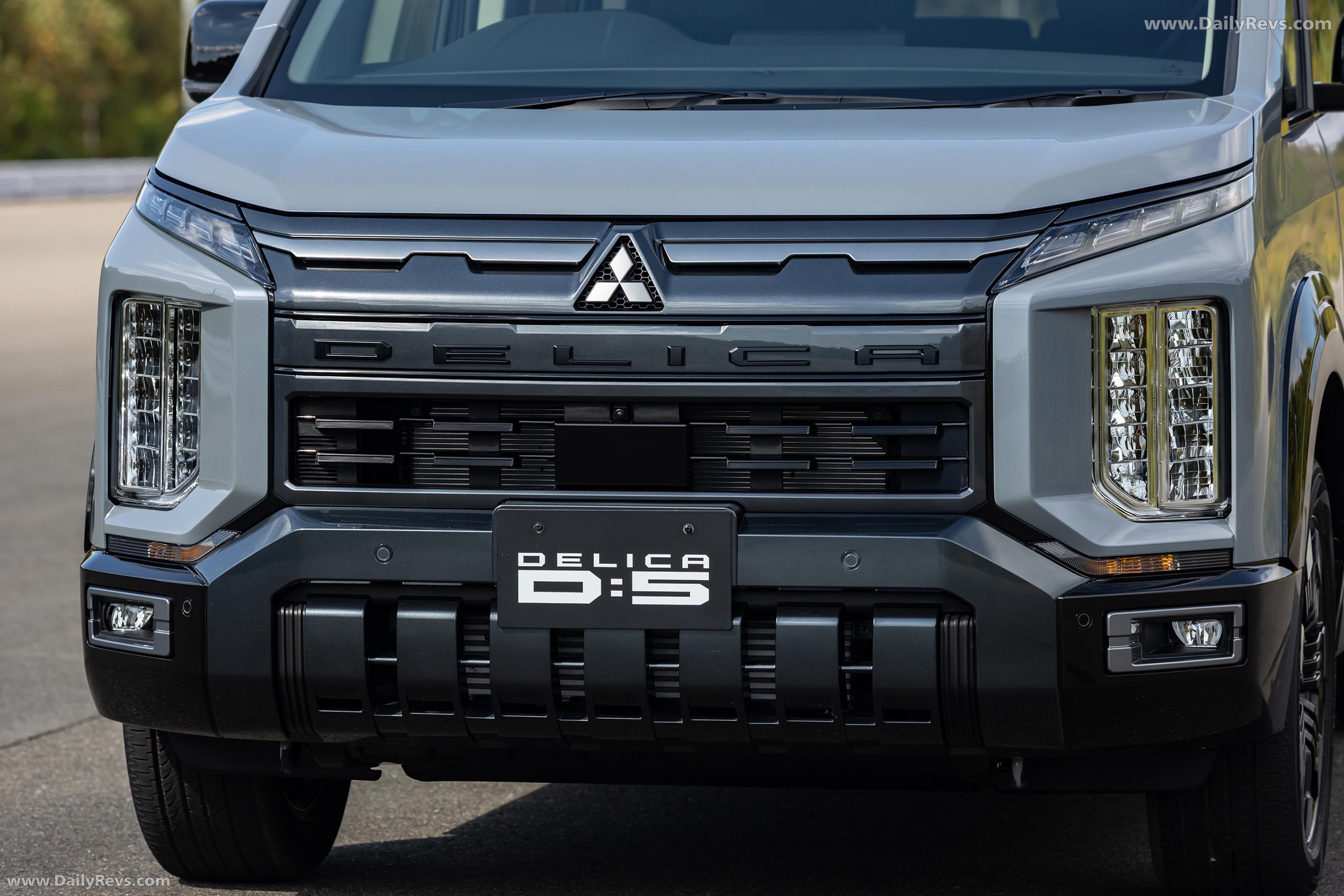 2025 Mitsubishi Delica D5 Prototype Exterior