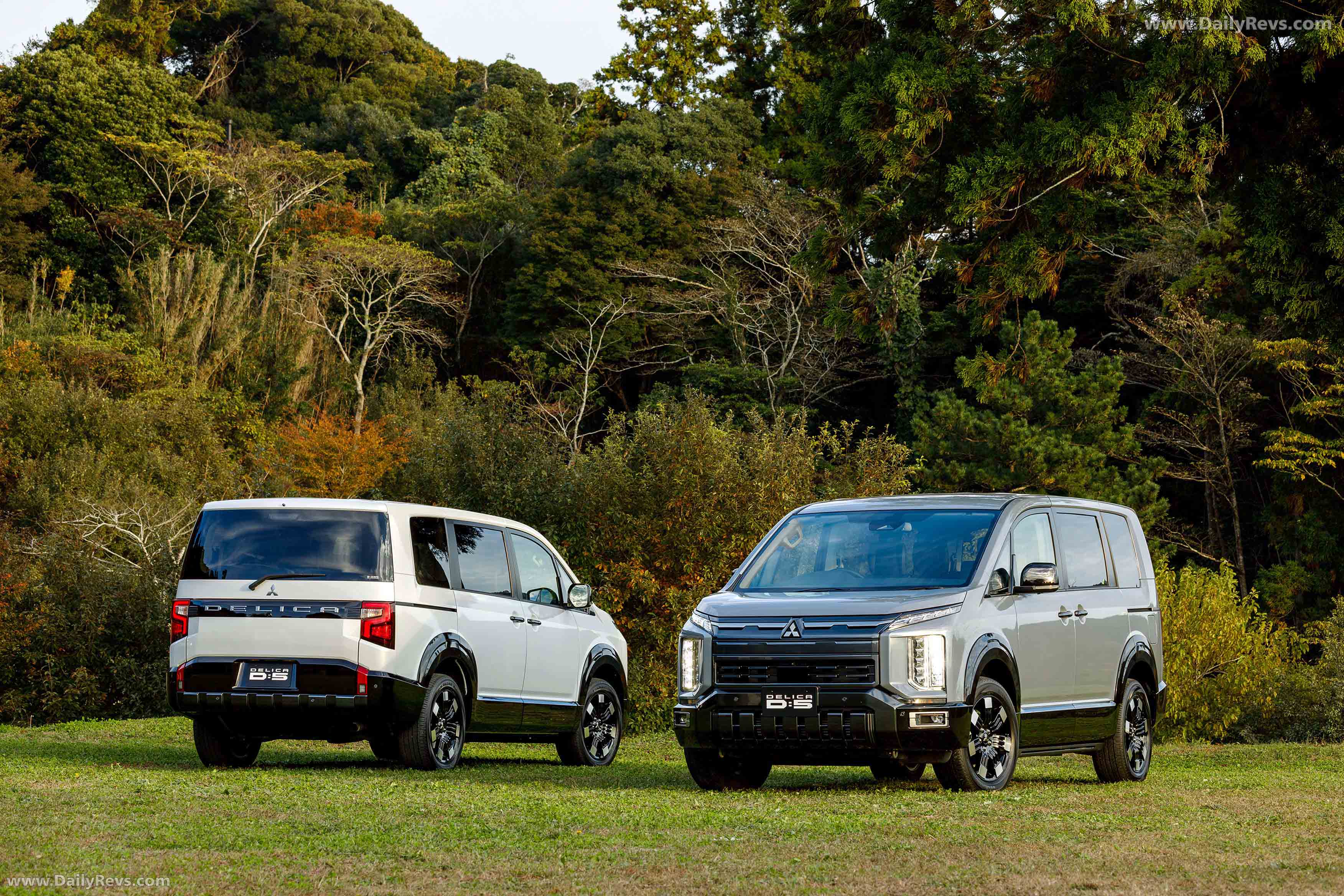 2026 Mitsubishi Delica D5 Front View