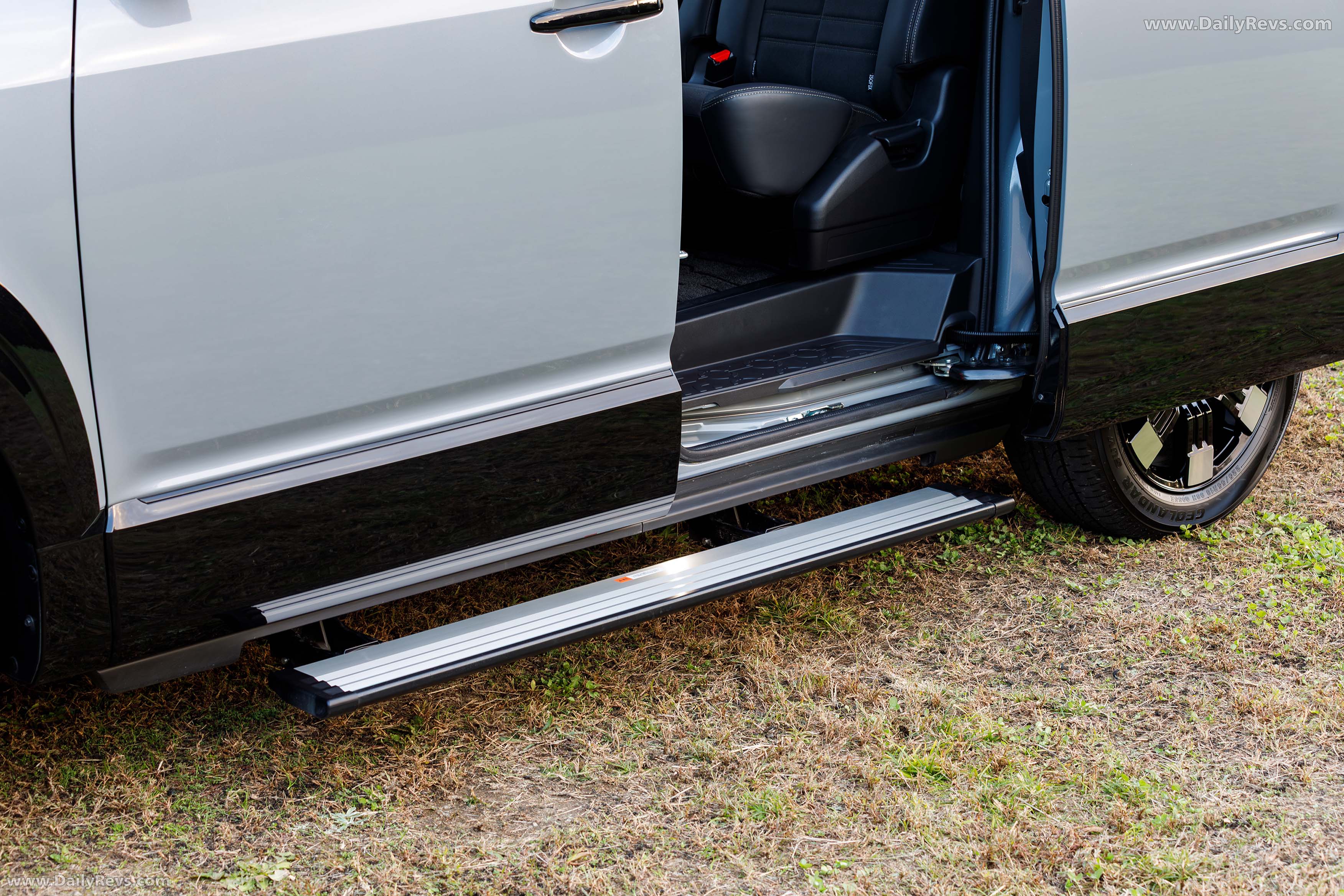 2026 Mitsubishi Delica D5: Enhanced Driving Performance Elevates the ...