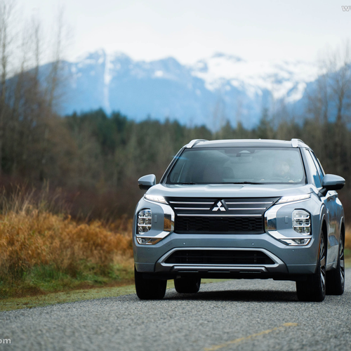 2026 Mitsubishi Outlander PHEV Front View