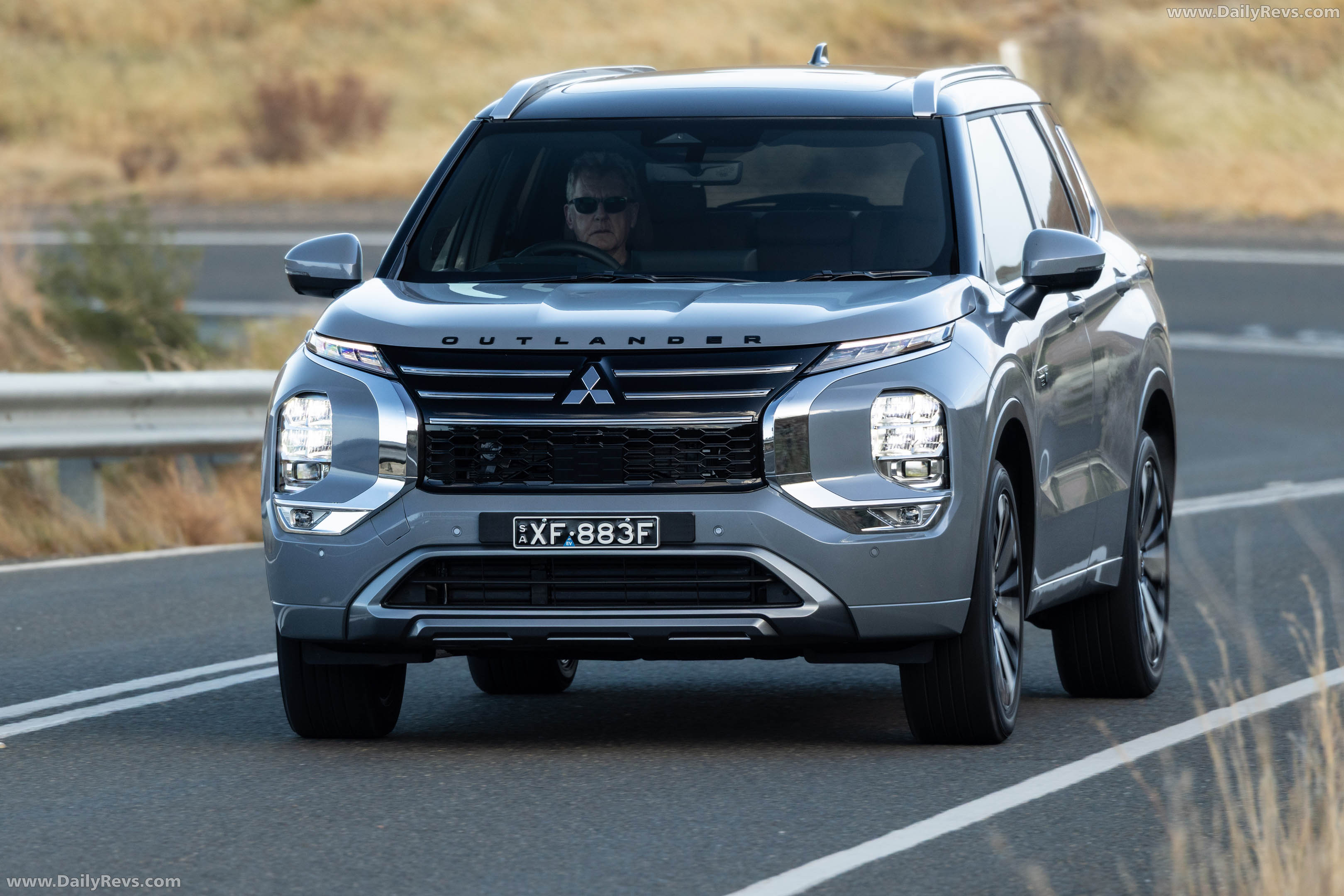 2026 Mitsubishi Outlander PHEV Australian Version Front View