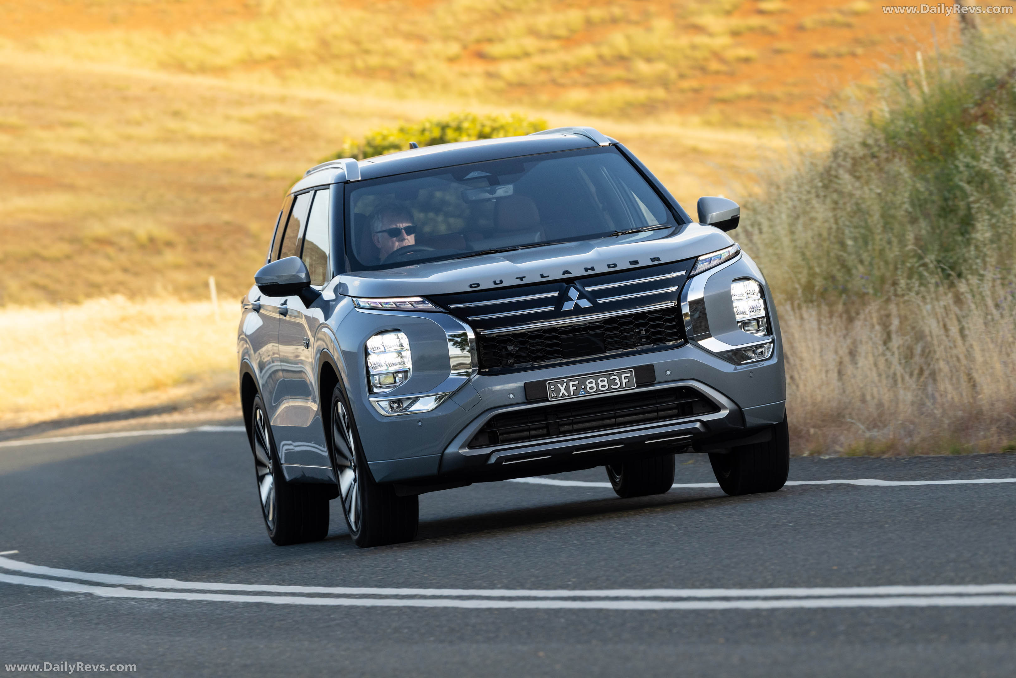 2026 Mitsubishi Outlander PHEV Australian Version Front View