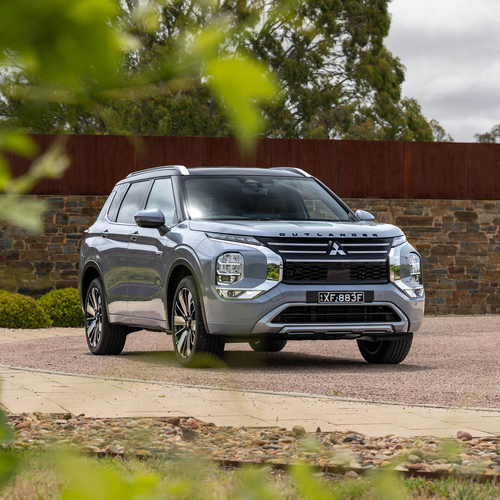 2026 Mitsubishi Outlander PHEV Australian Version Front View