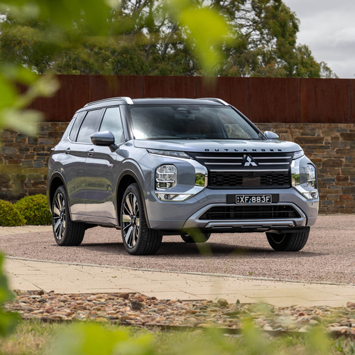 2026 Mitsubishi Outlander PHEV Australian Version Front View