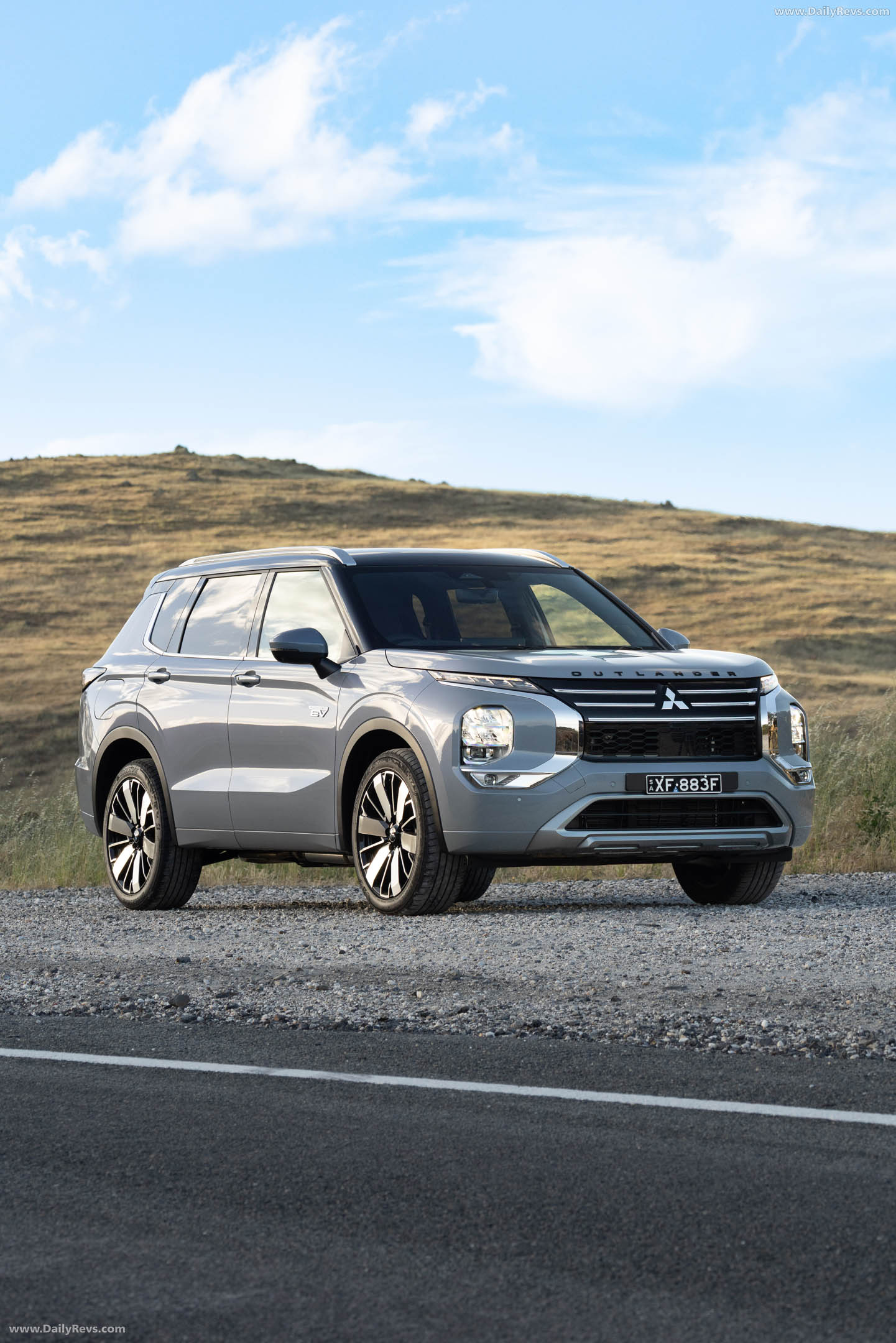 2026 Mitsubishi Outlander PHEV Australian Version Front View