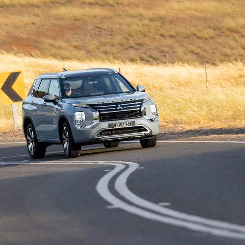 2026 Mitsubishi Outlander PHEV Australian Version Front View