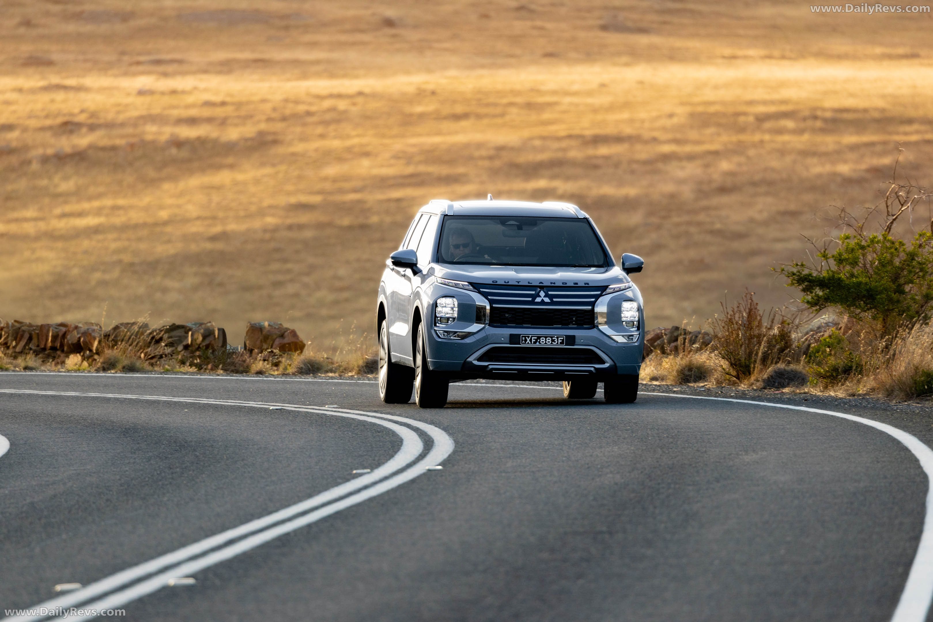 2026 Mitsubishi Outlander PHEV Australian Version Front View