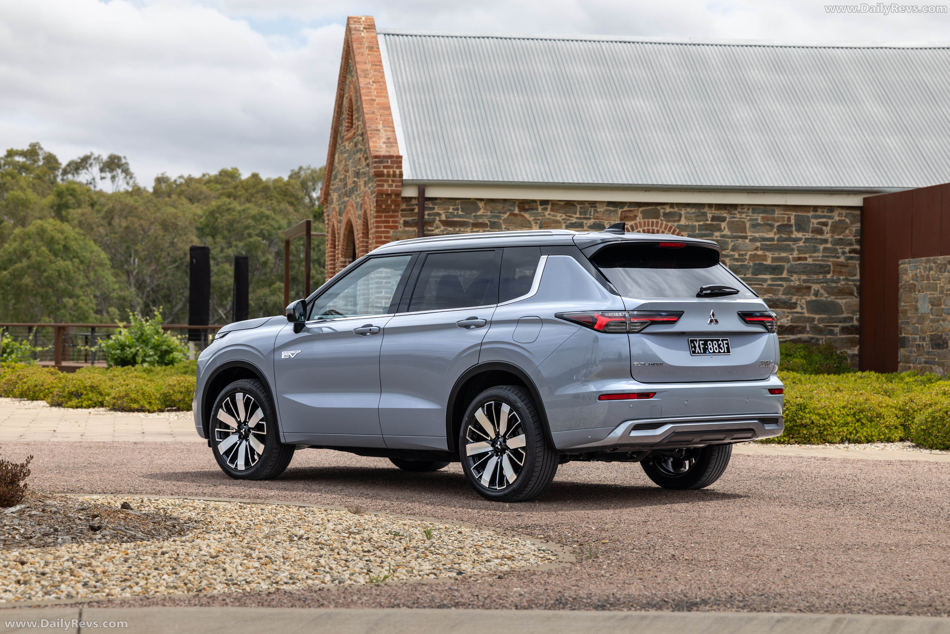 2026 Mitsubishi Outlander PHEV Australian Version Rear View