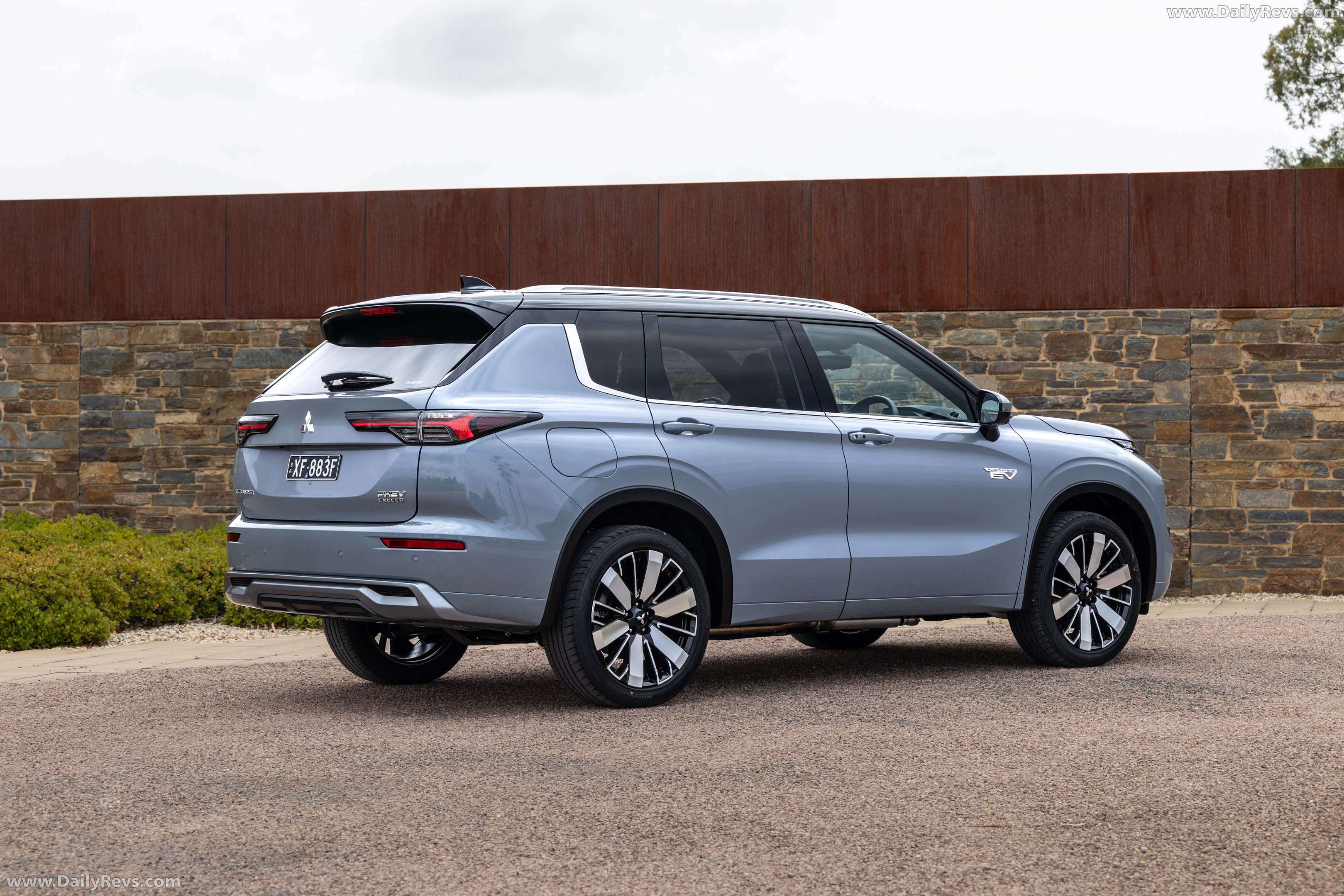 2026 Mitsubishi Outlander PHEV Australian Version Rear View