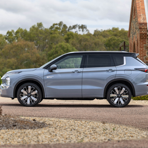 2026 Mitsubishi Outlander PHEV Australian Version Side View