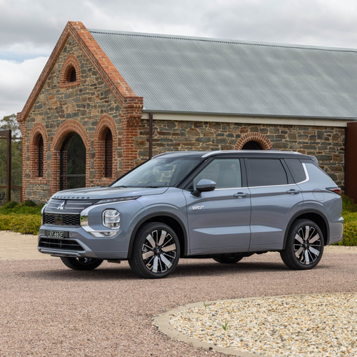 2026 Mitsubishi Outlander PHEV Australian Version Side View