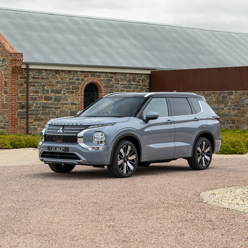 2026 Mitsubishi Outlander PHEV Australian Version Side View