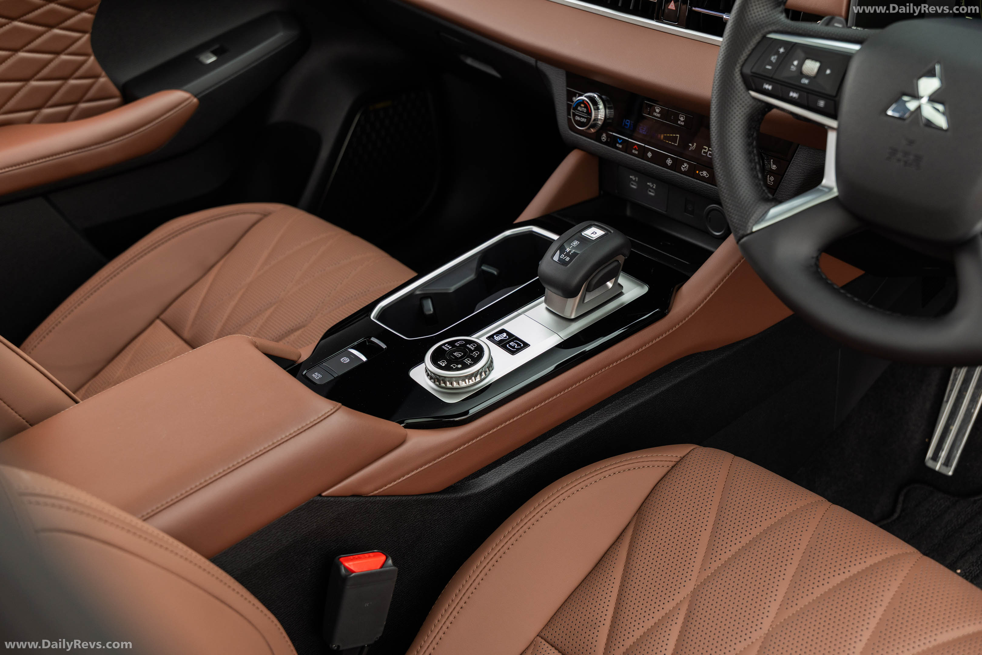 2026 Mitsubishi Outlander PHEV Australian Version Interior