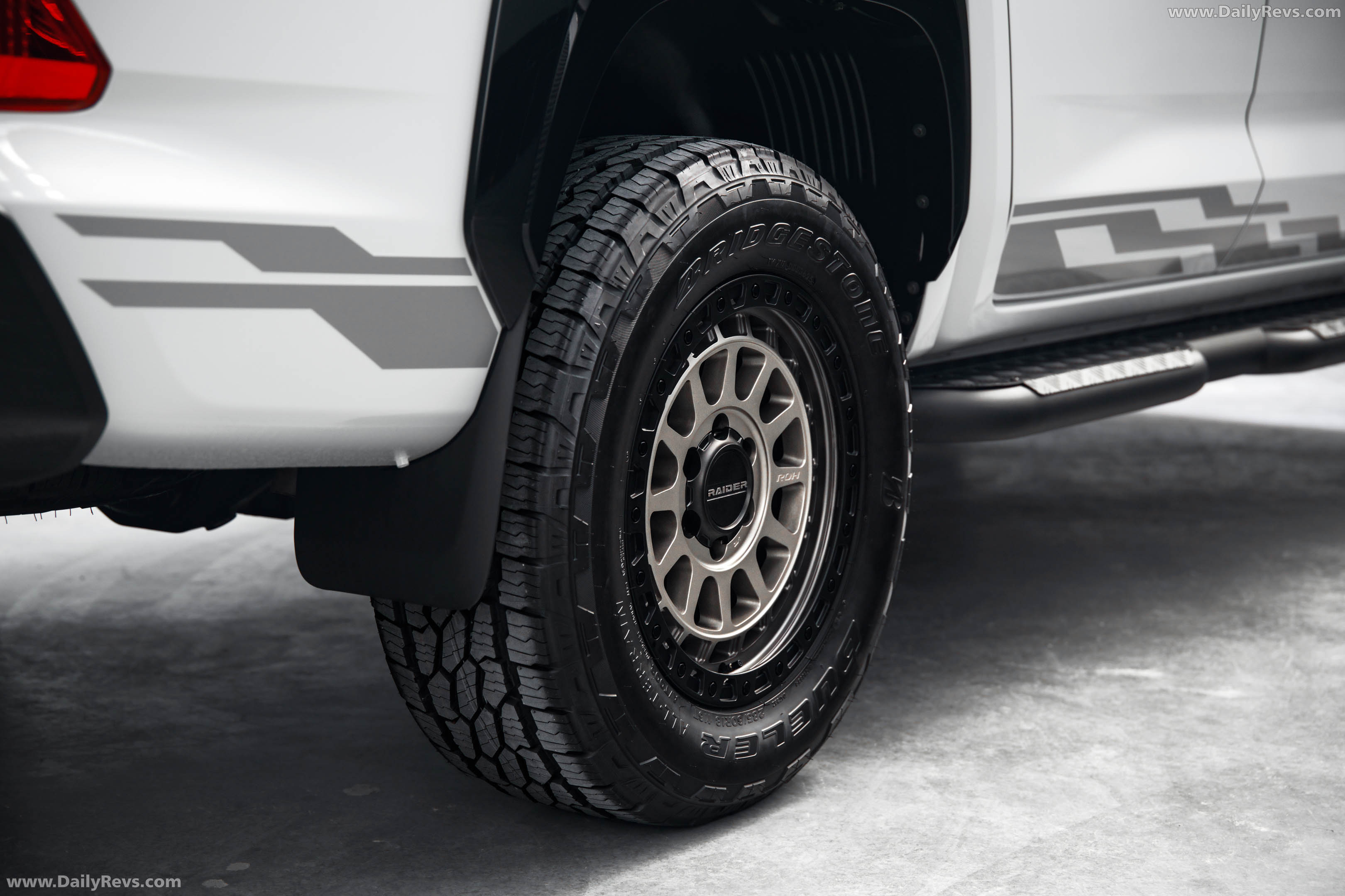 2026 Mitsubishi Triton Raider Exterior