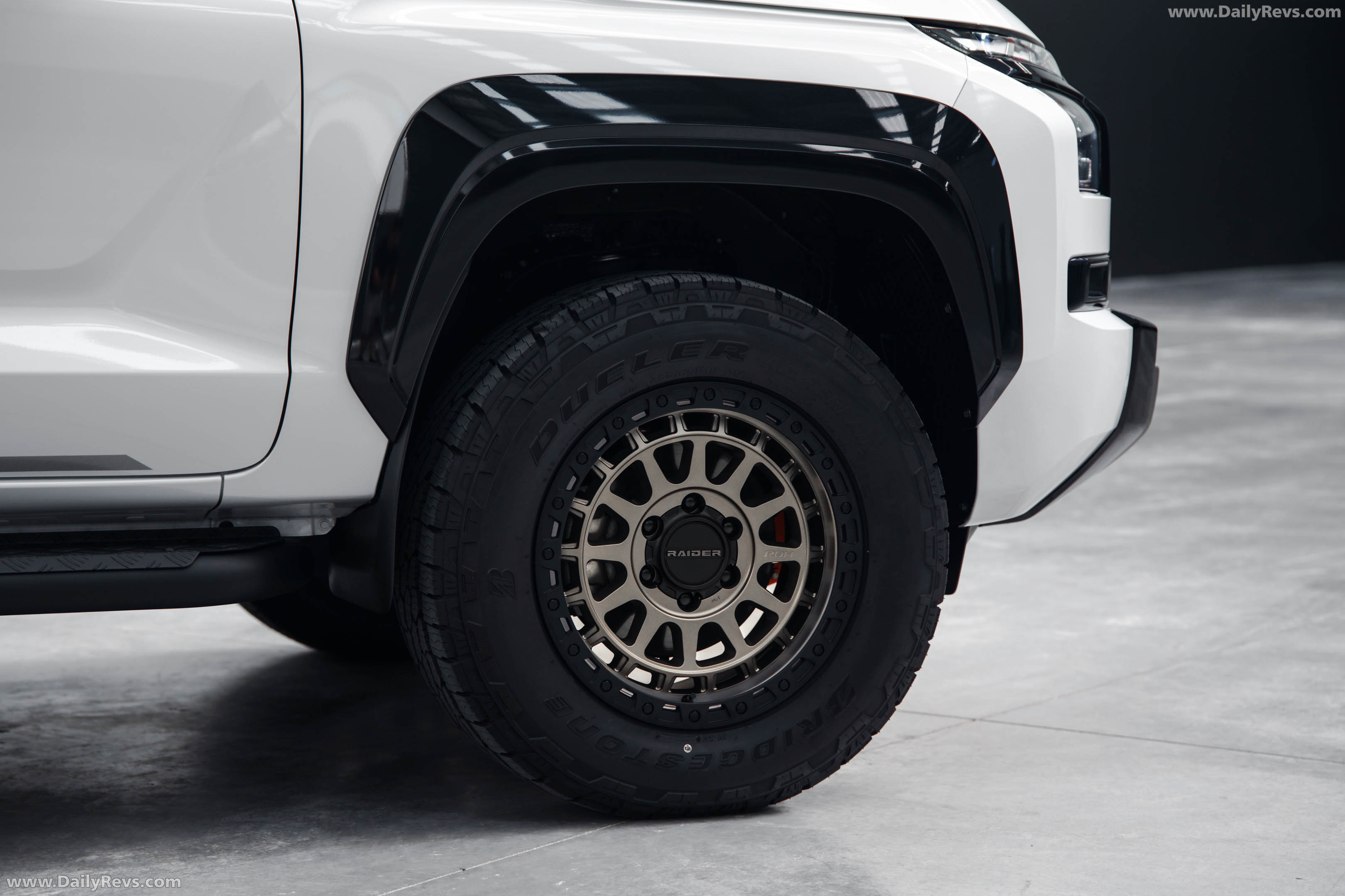 2026 Mitsubishi Triton Raider Exterior