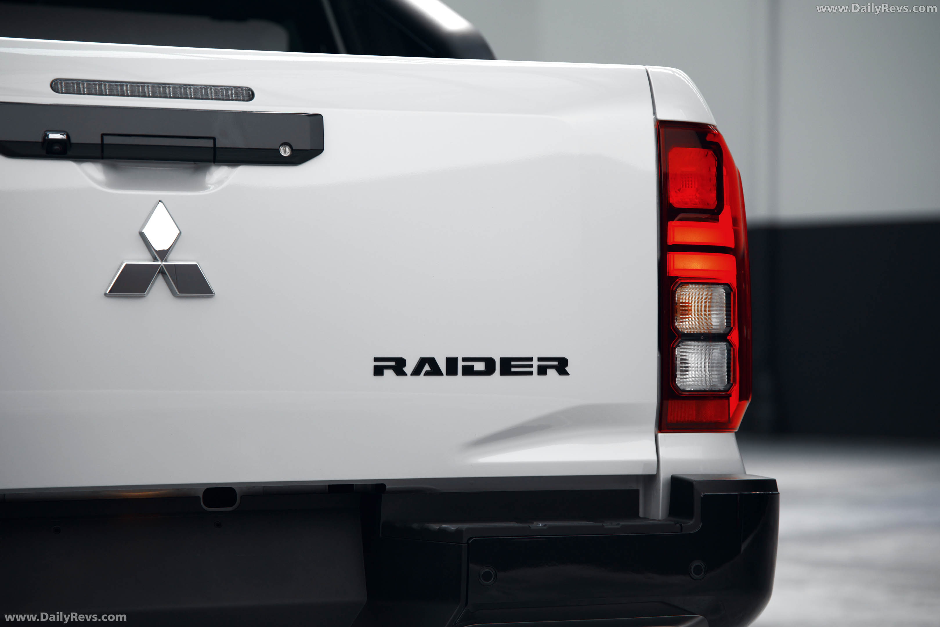2026 Mitsubishi Triton Raider Exterior