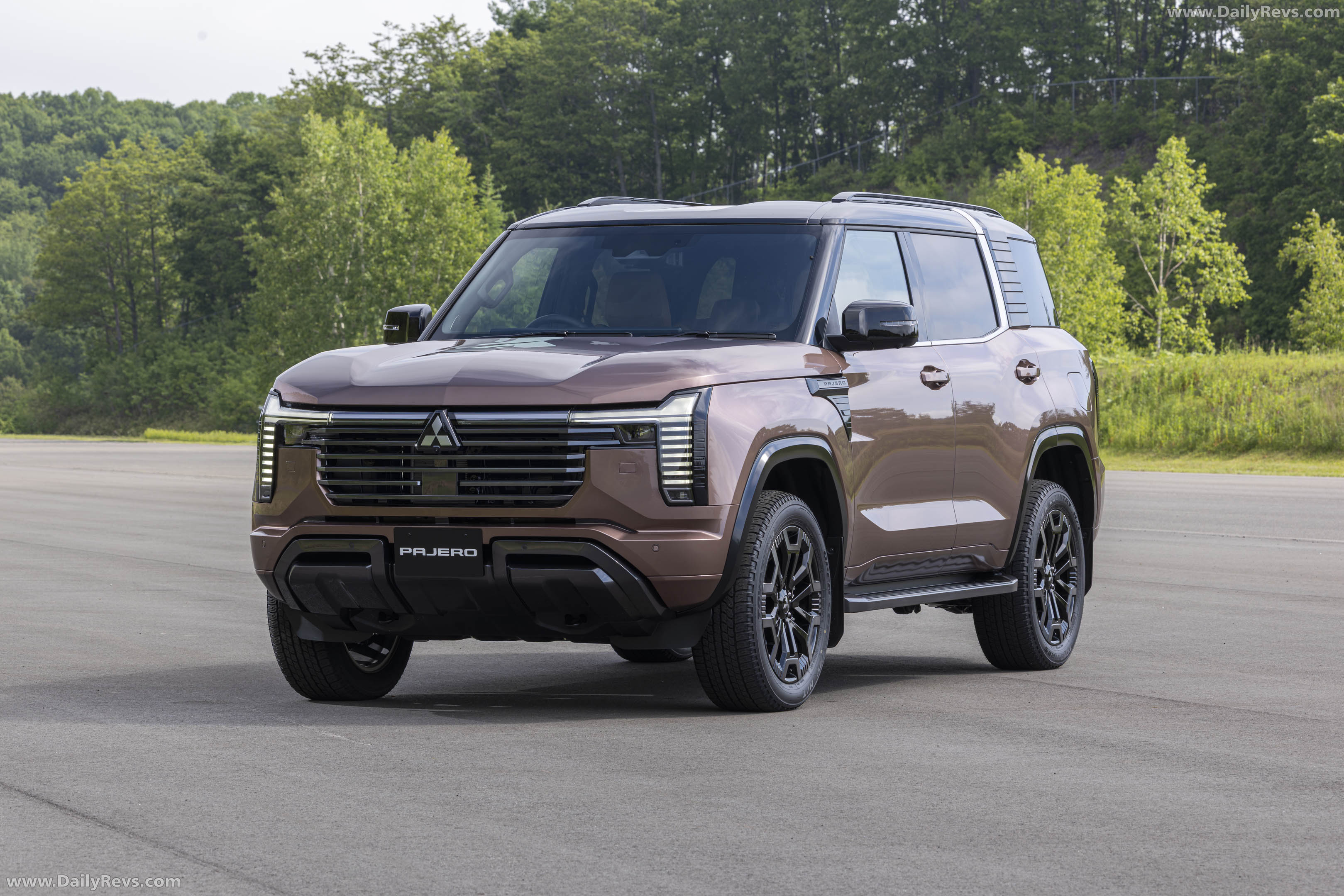 2027 Mitsubishi Pajero Australian Version Front View