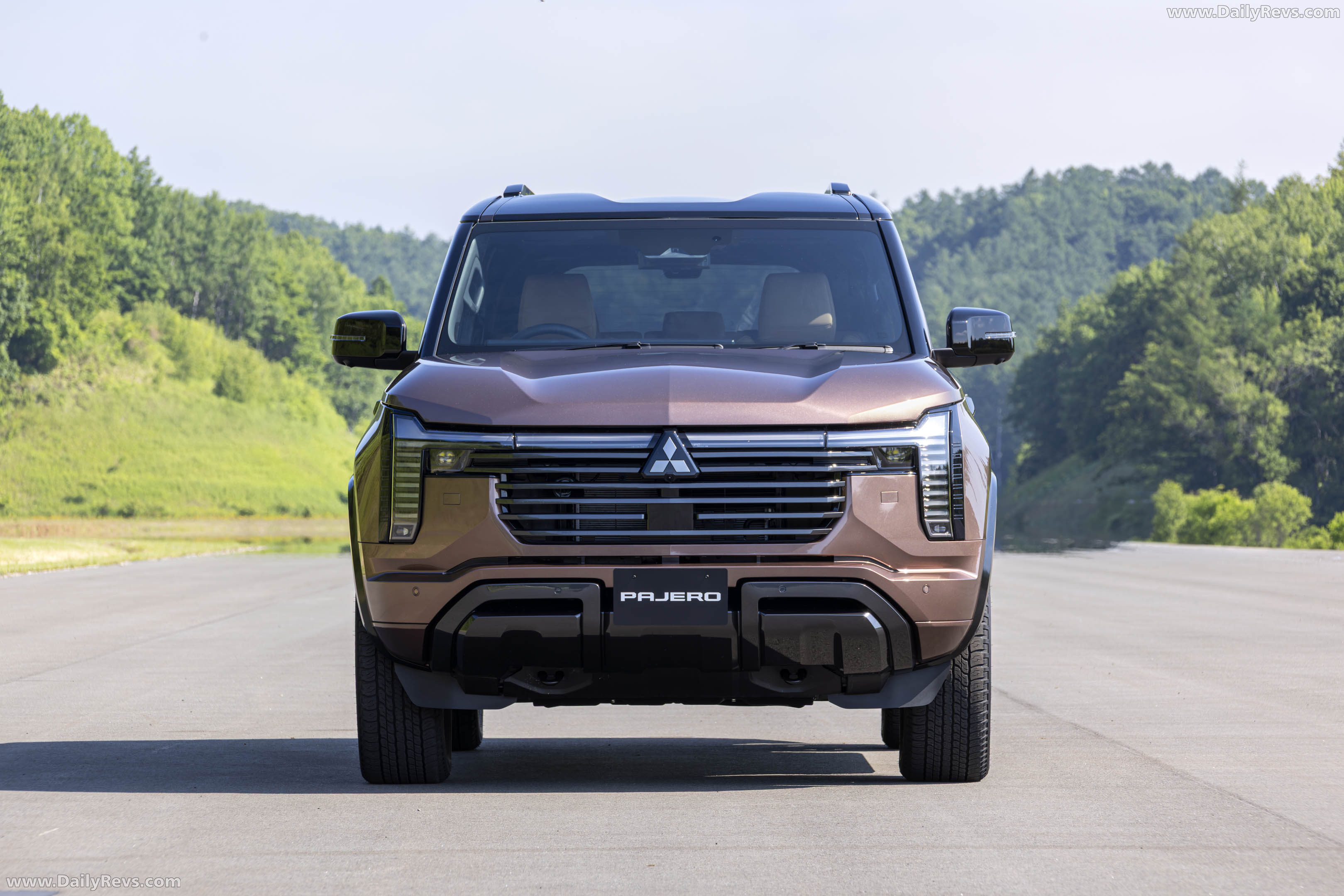 2027 Mitsubishi Pajero Australian Version Front View