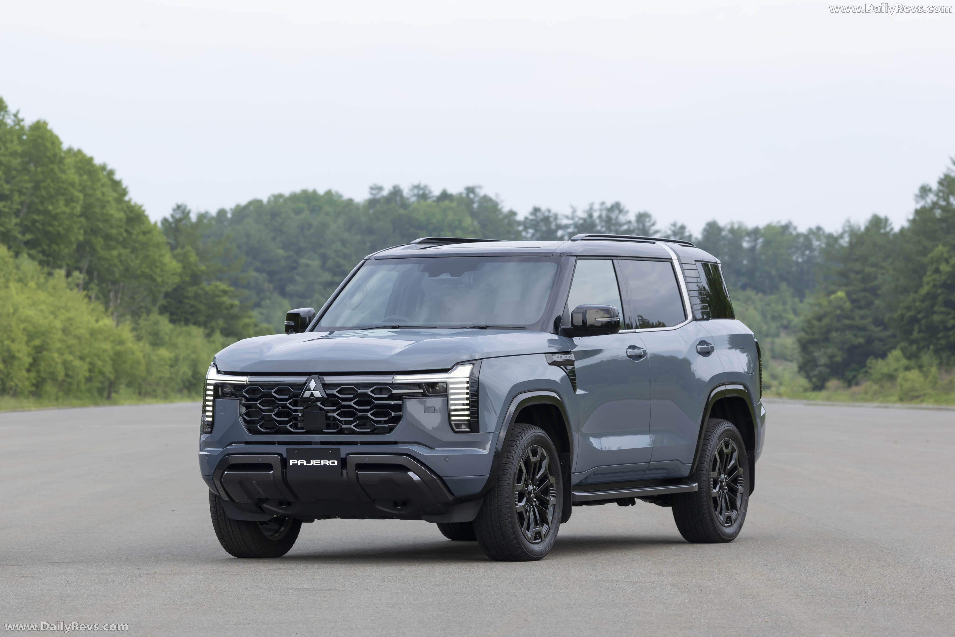 2027 Mitsubishi Pajero Australian Version Front View