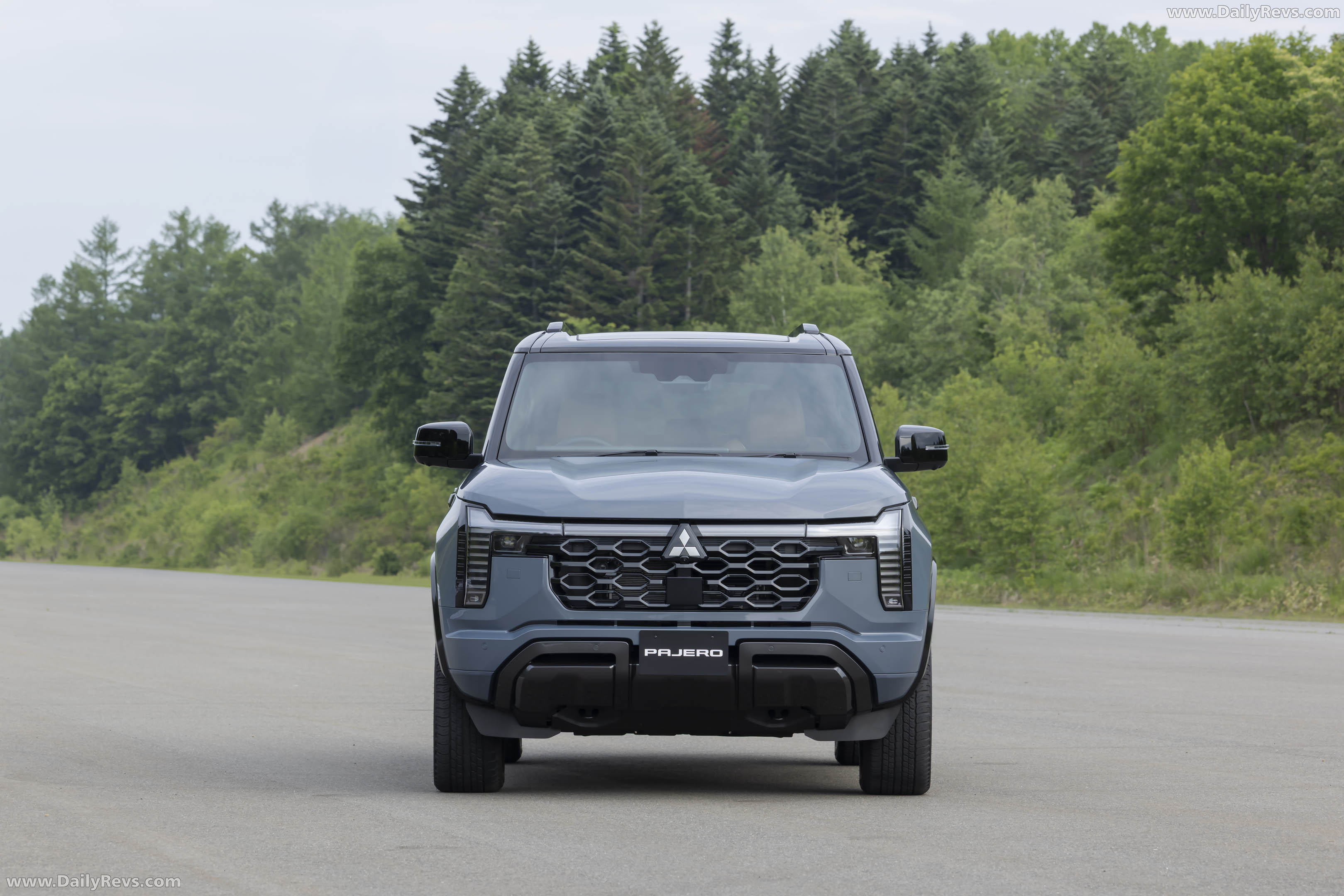 2027 Mitsubishi Pajero Australian Version Front View