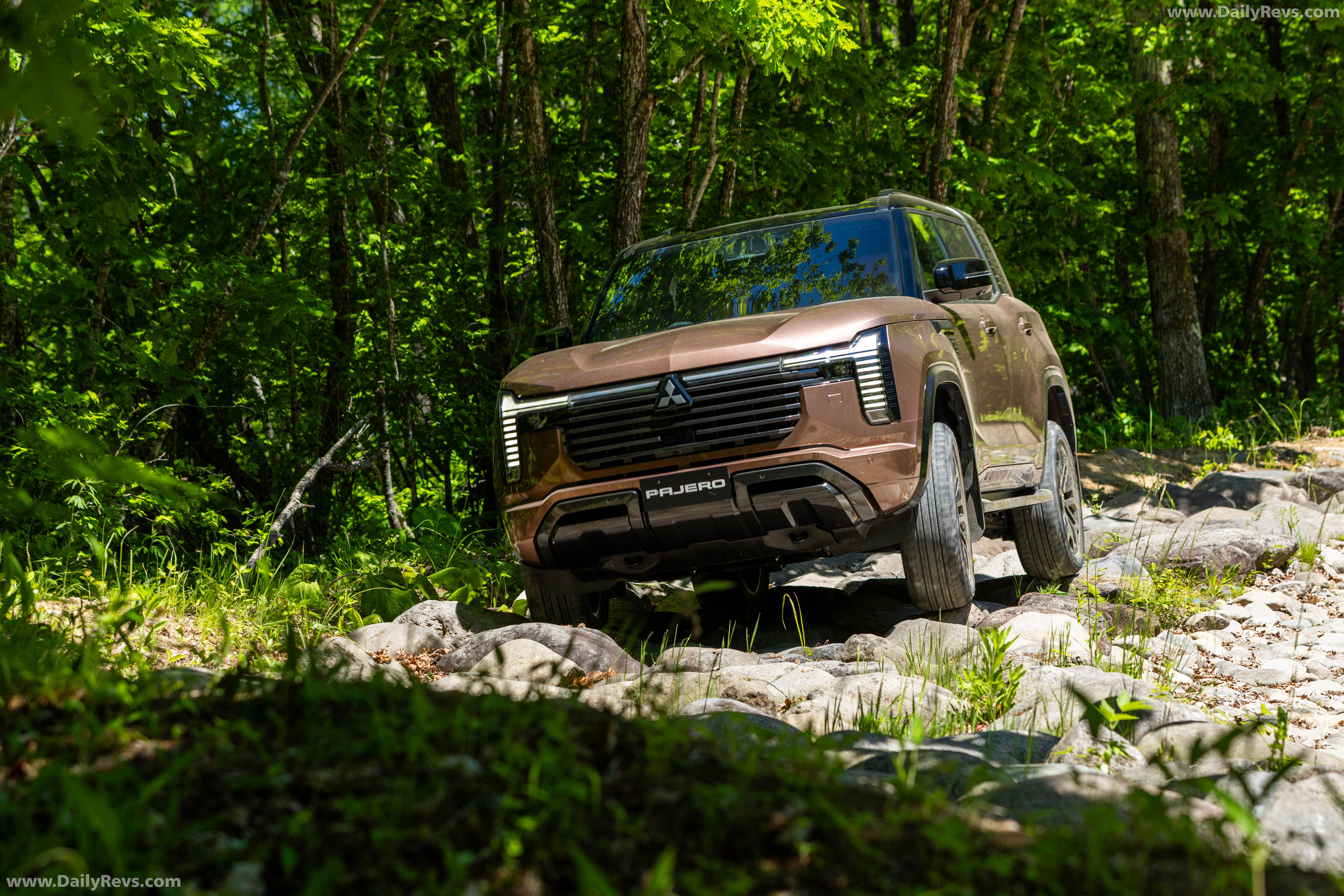 2027 Mitsubishi Pajero Australian Version Front View
