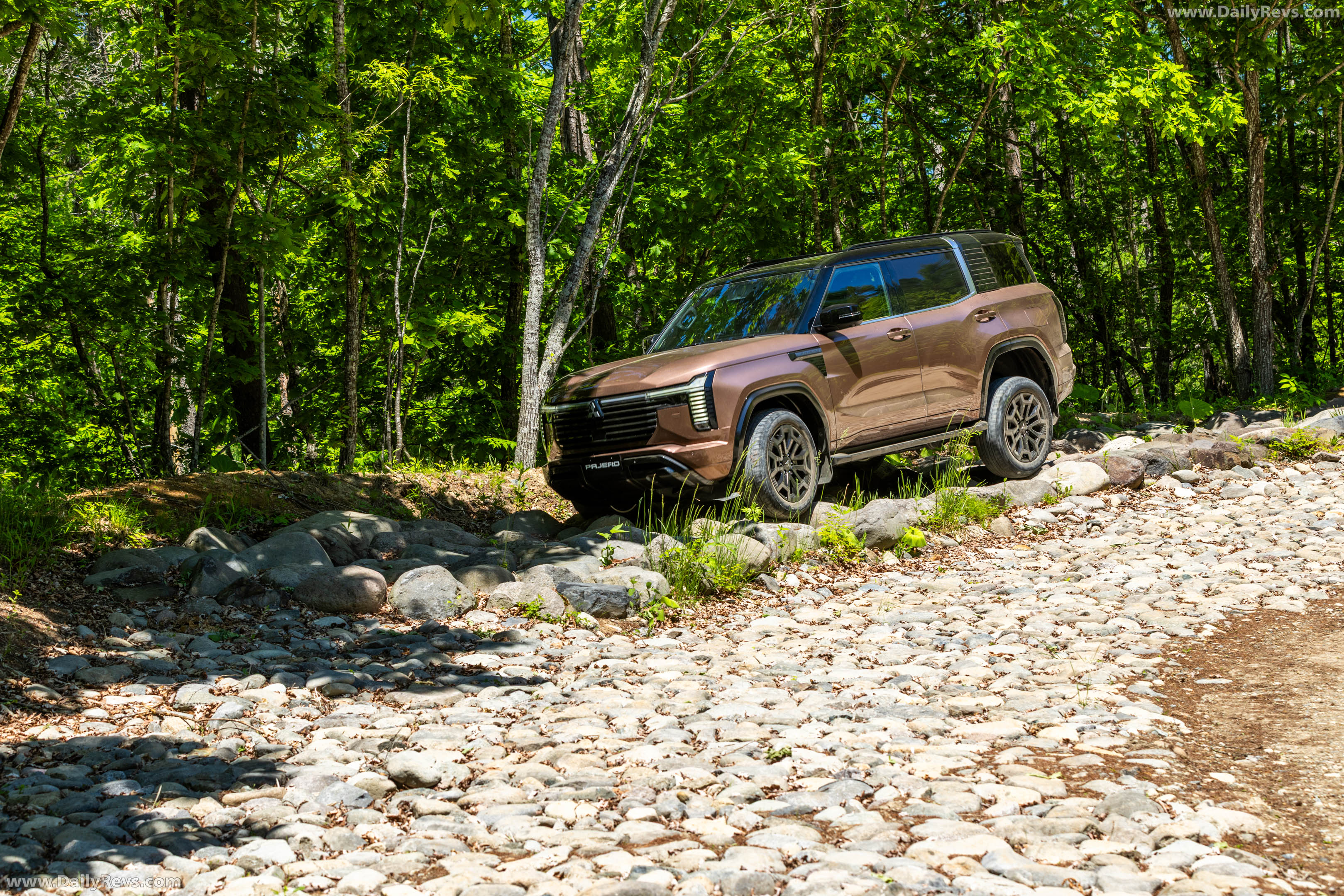 2027 Mitsubishi Pajero Australian Version Front View