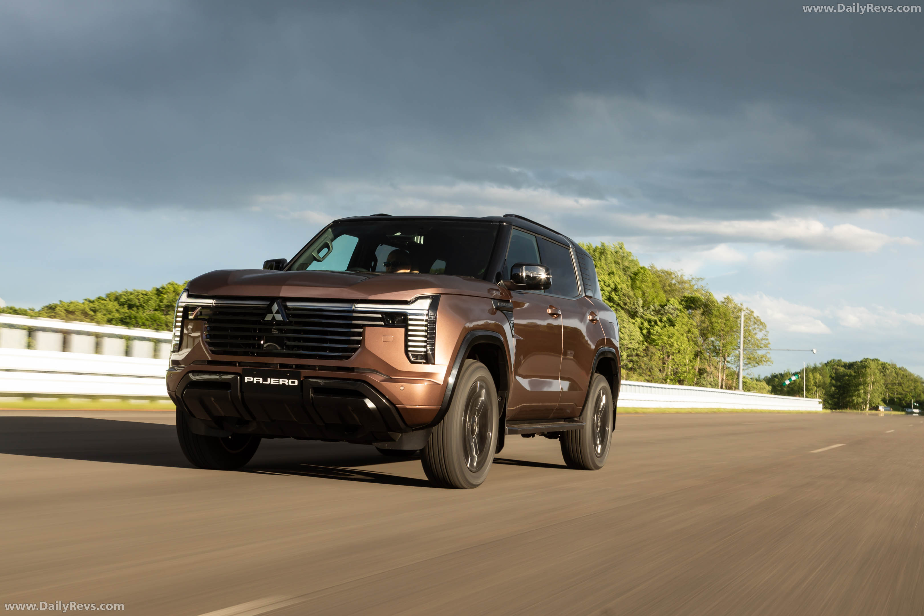 2027 Mitsubishi Pajero Australian Version Front View