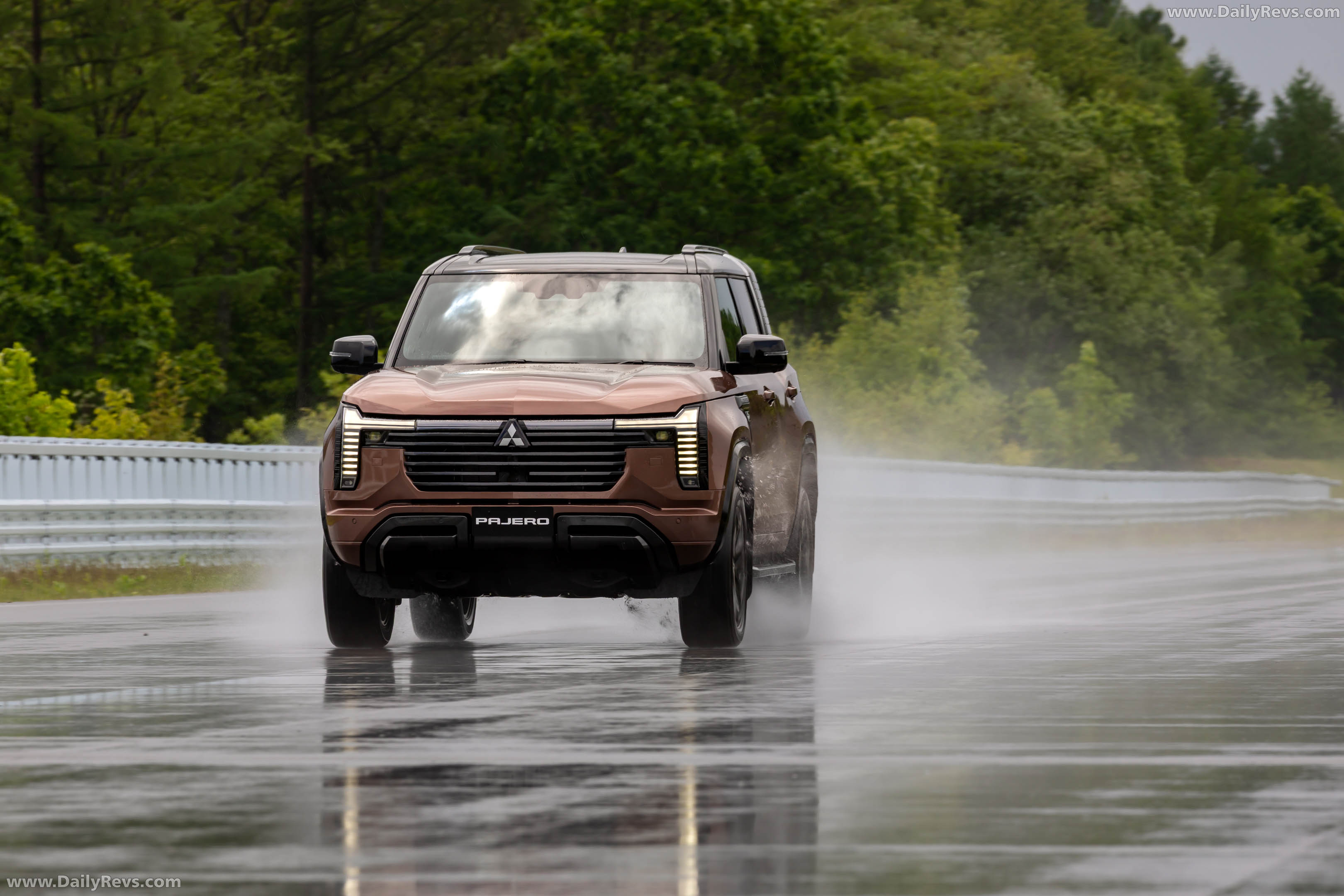 2027 Mitsubishi Pajero Australian Version Front View