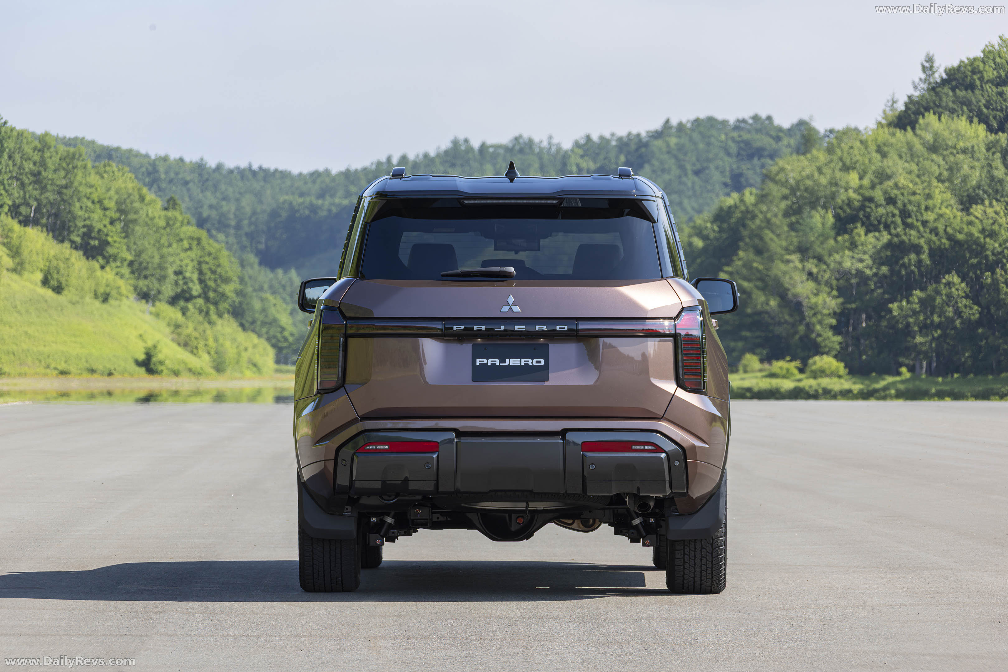 2027 Mitsubishi Pajero Australian Version Rear View