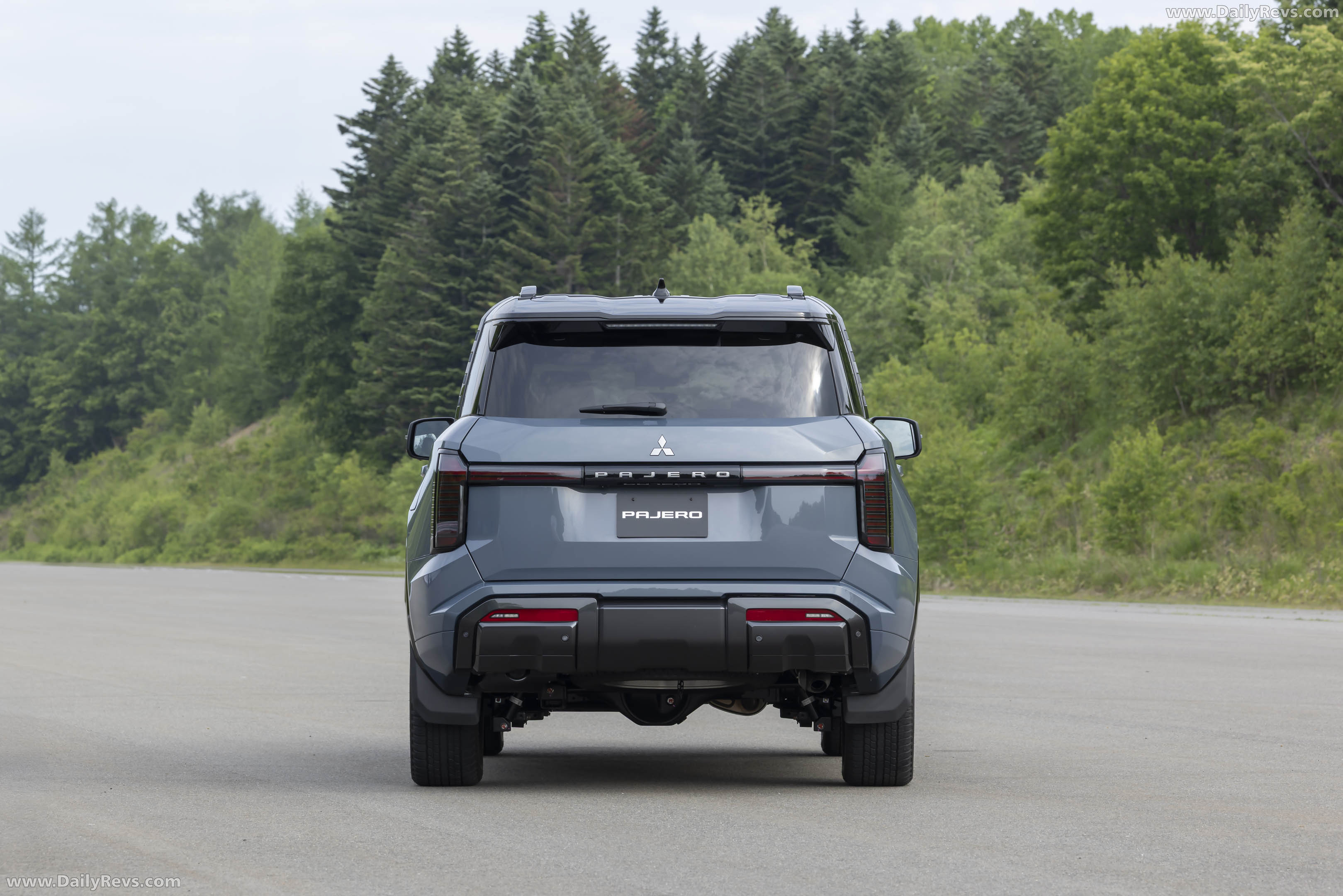2027 Mitsubishi Pajero Australian Version Rear View