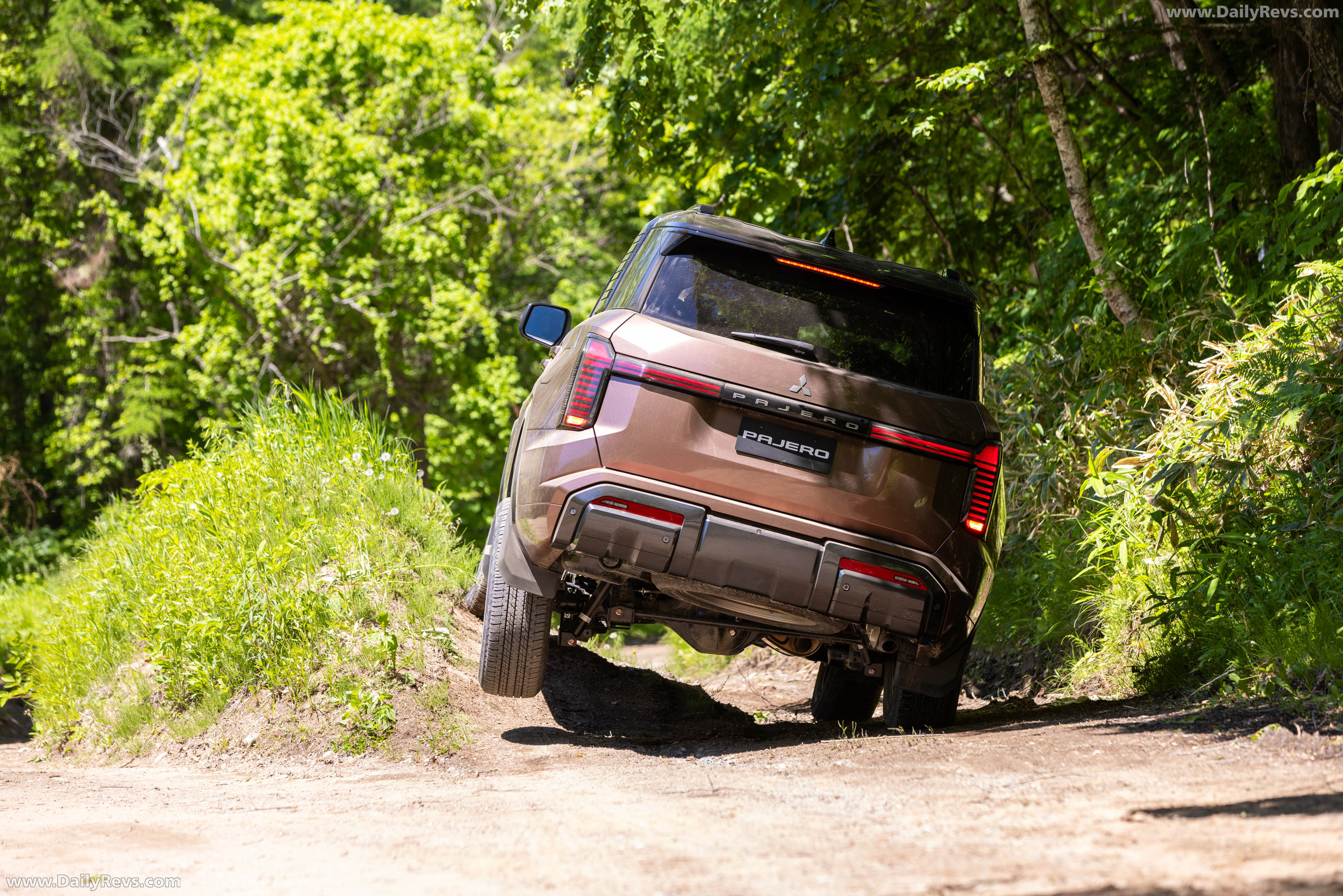 2027 Mitsubishi Pajero Australian Version Rear View