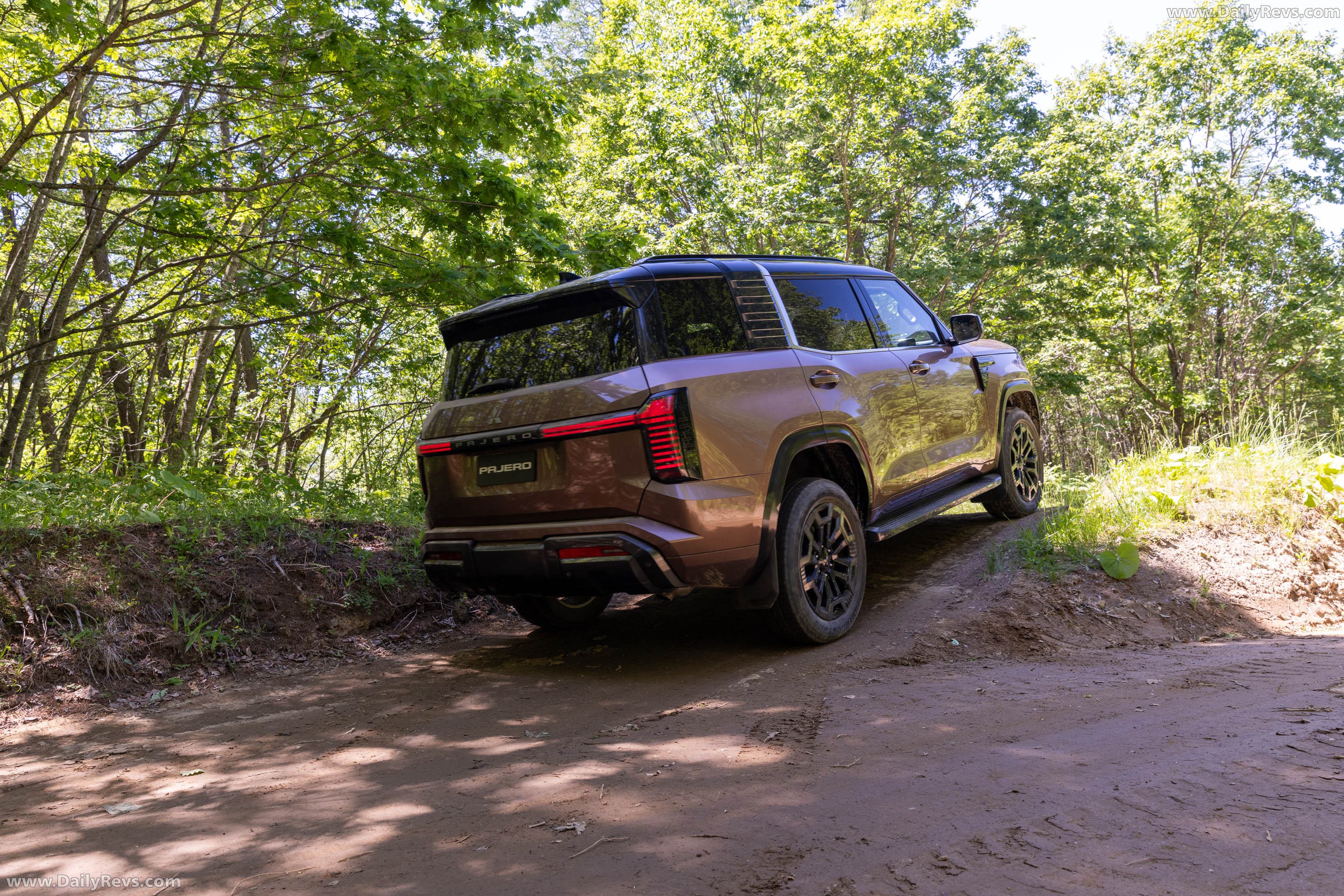 2027 Mitsubishi Pajero Australian Version Rear View