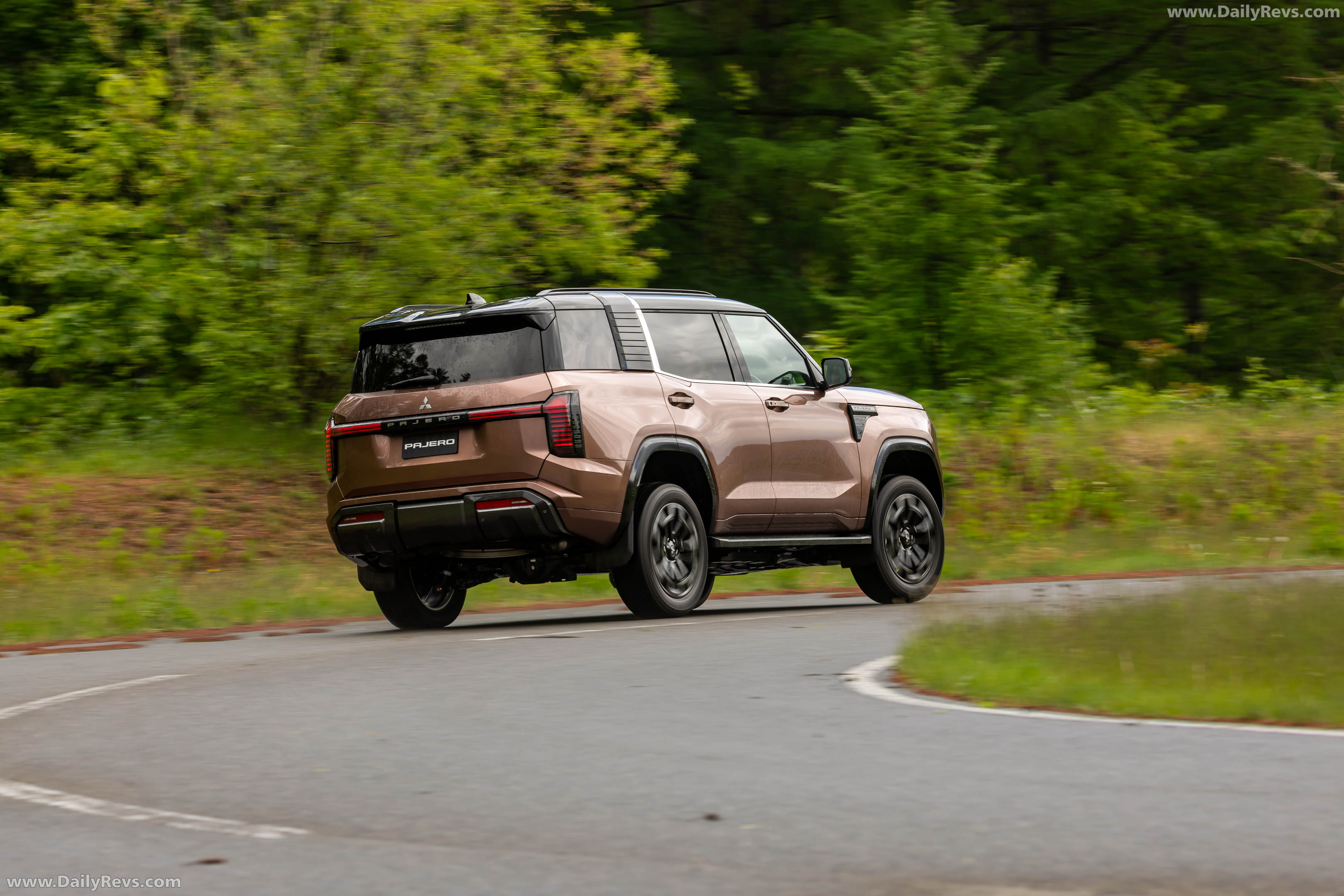 2027 Mitsubishi Pajero Australian Version Rear View