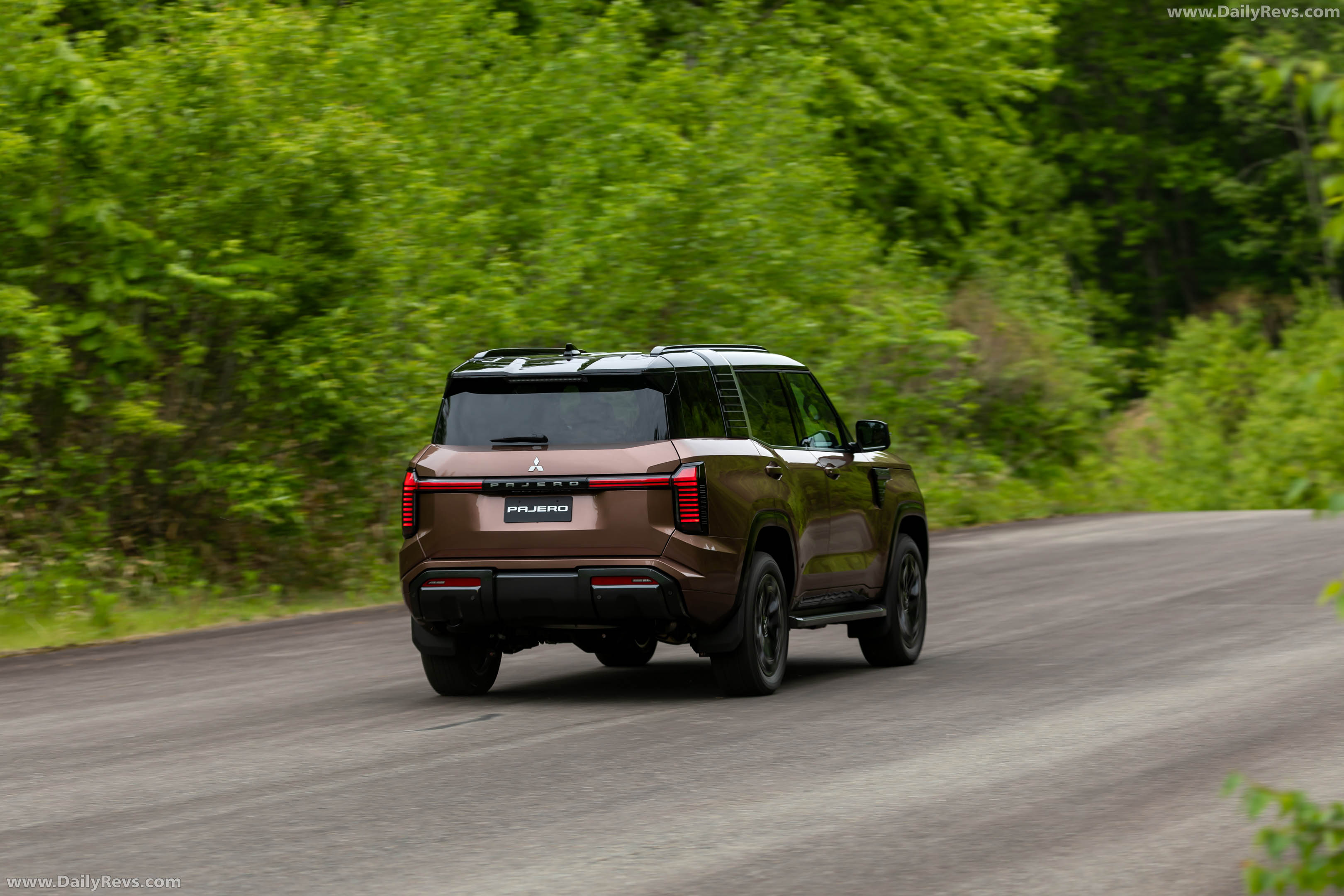 2027 Mitsubishi Pajero Australian Version Rear View