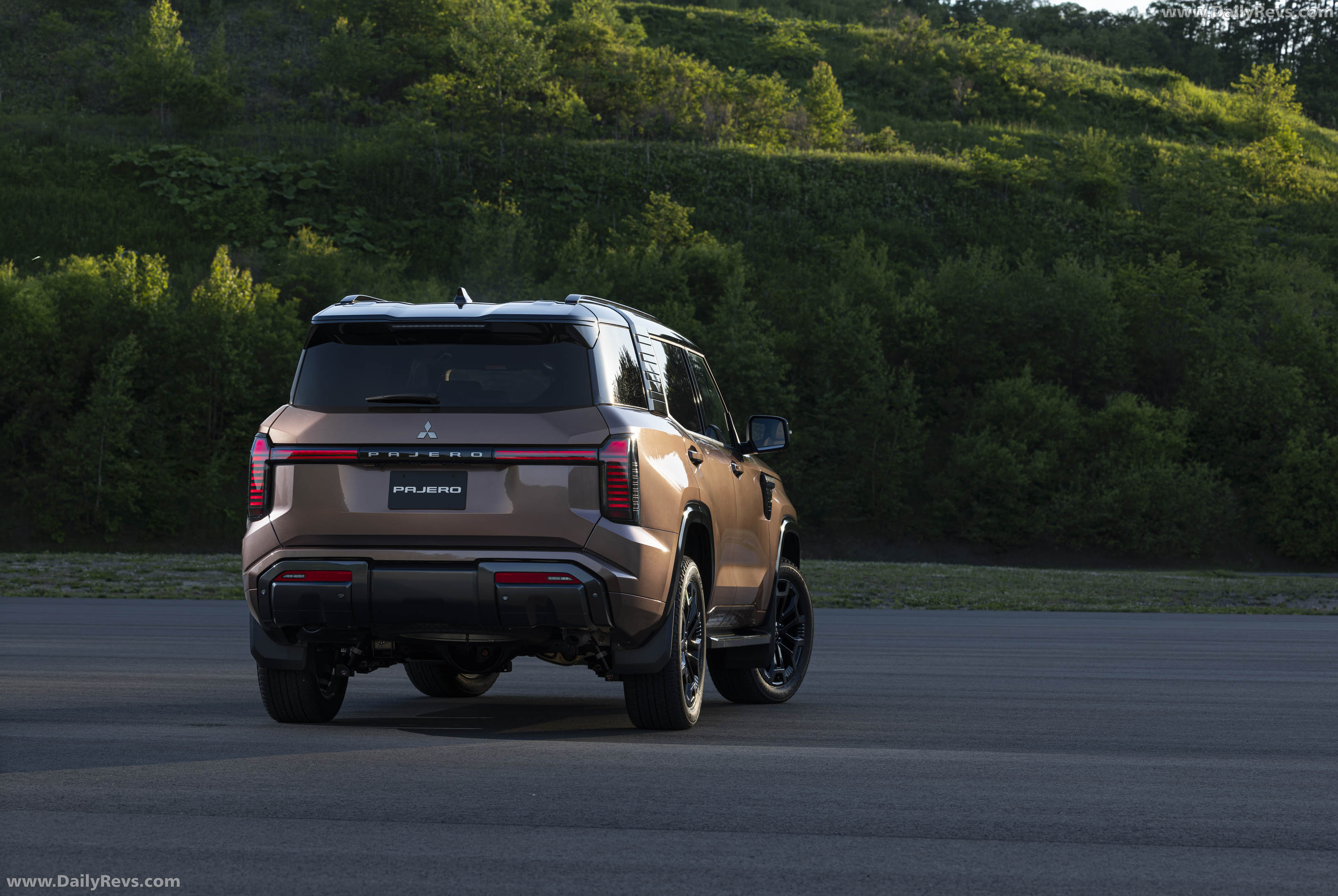 2027 Mitsubishi Pajero Australian Version Rear View