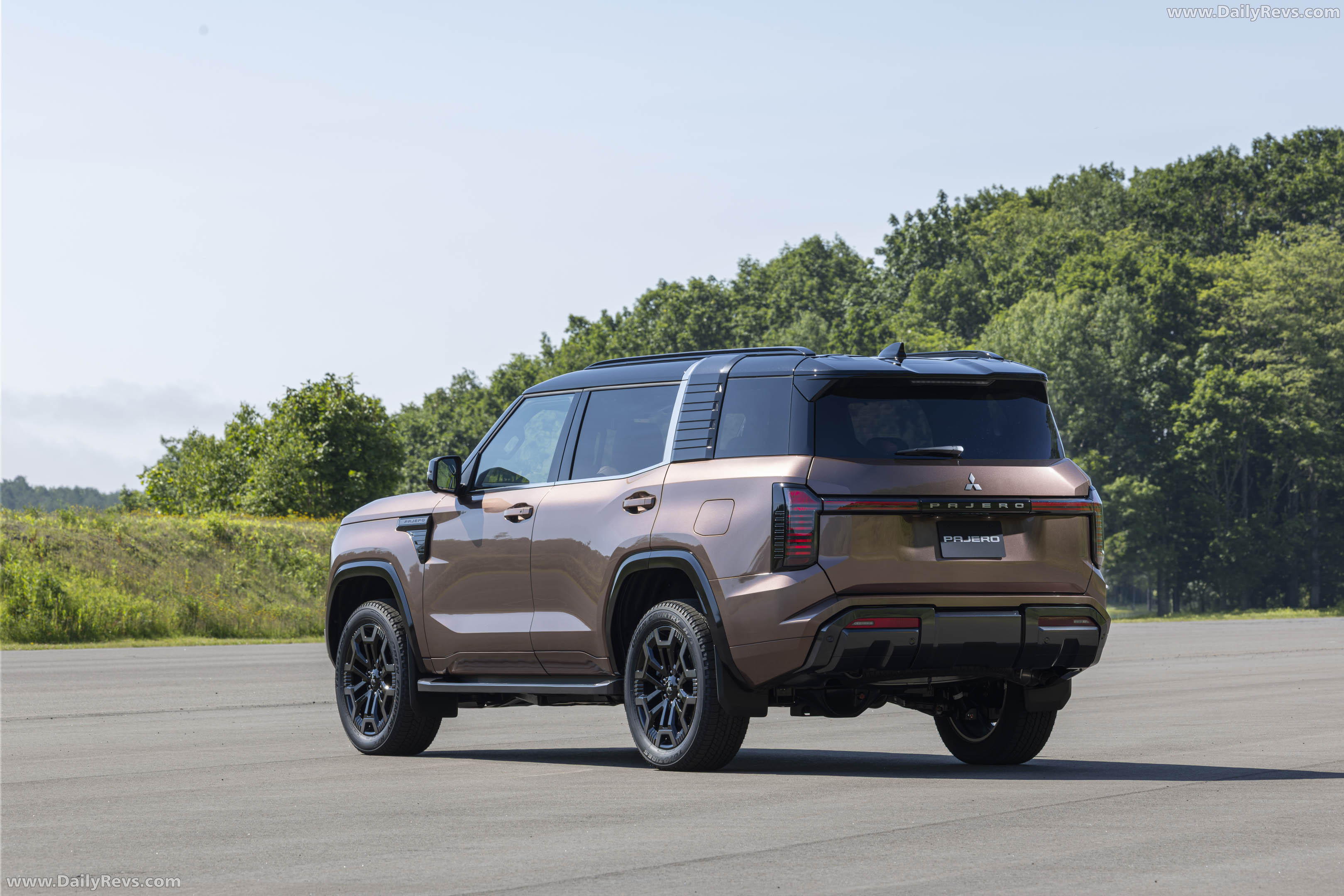 2027 Mitsubishi Pajero Australian Version Rear View