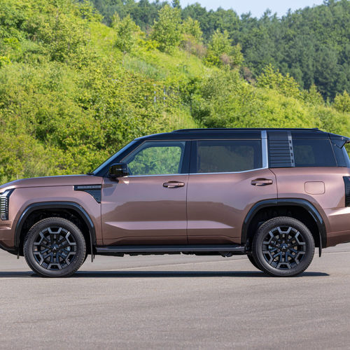 2027 Mitsubishi Pajero Australian Version Side View