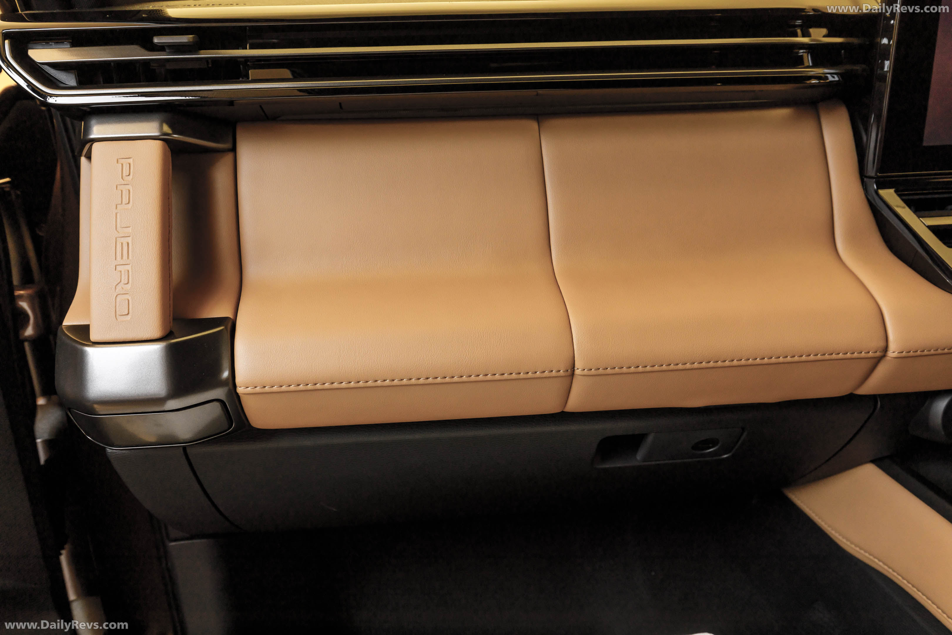 2027 Mitsubishi Pajero Australian Version Interior