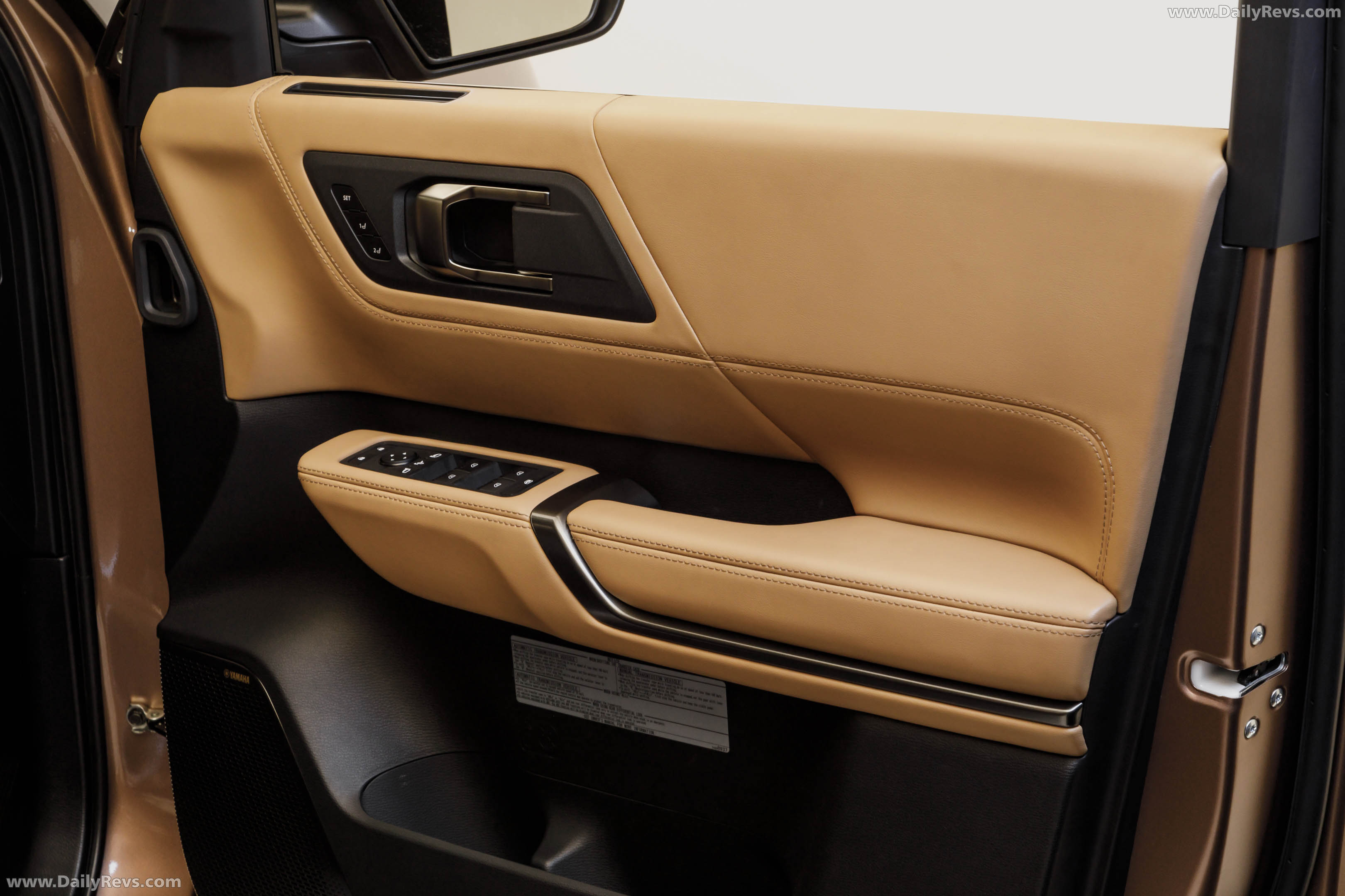 2027 Mitsubishi Pajero Australian Version Interior