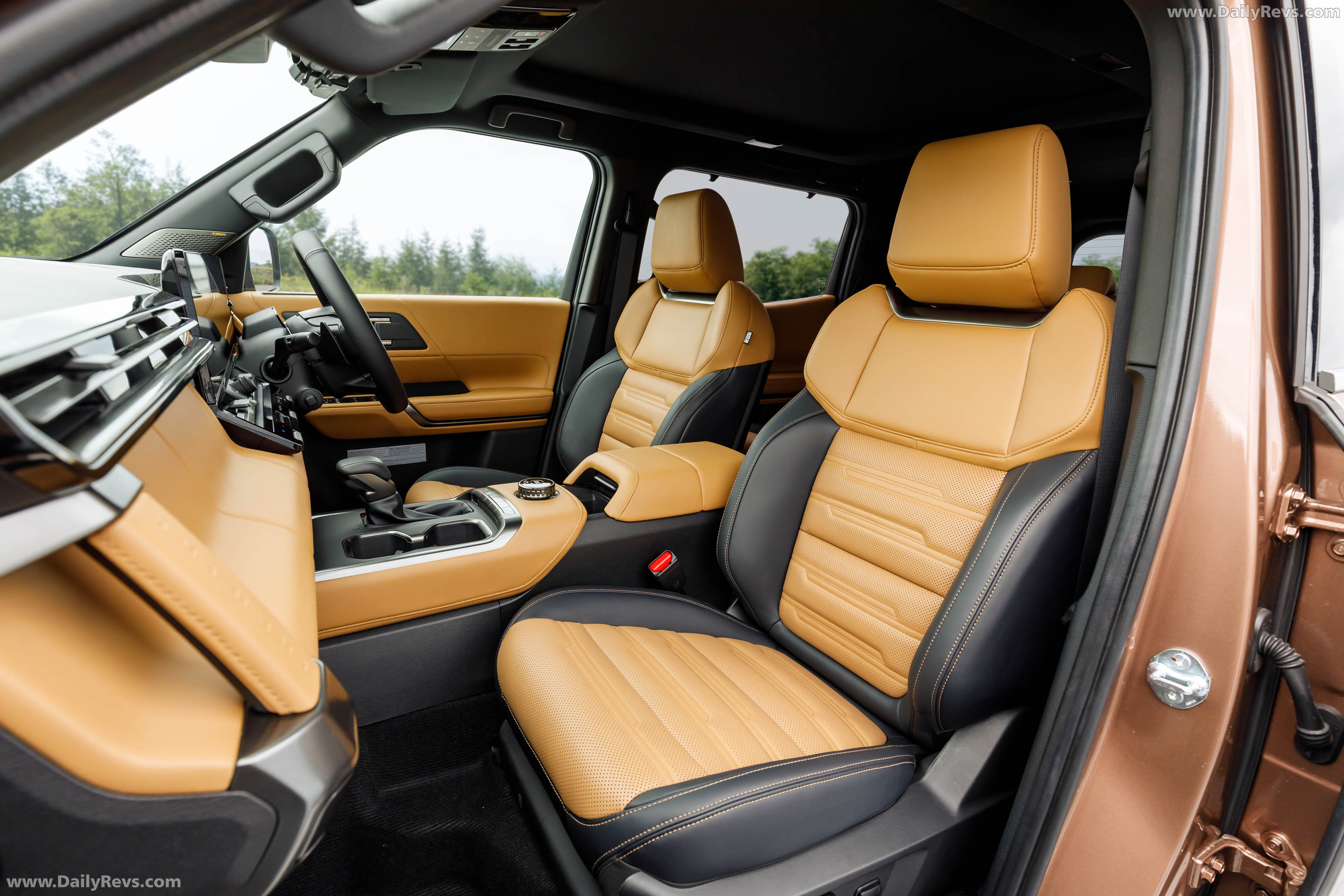 2027 Mitsubishi Pajero Australian Version Interior